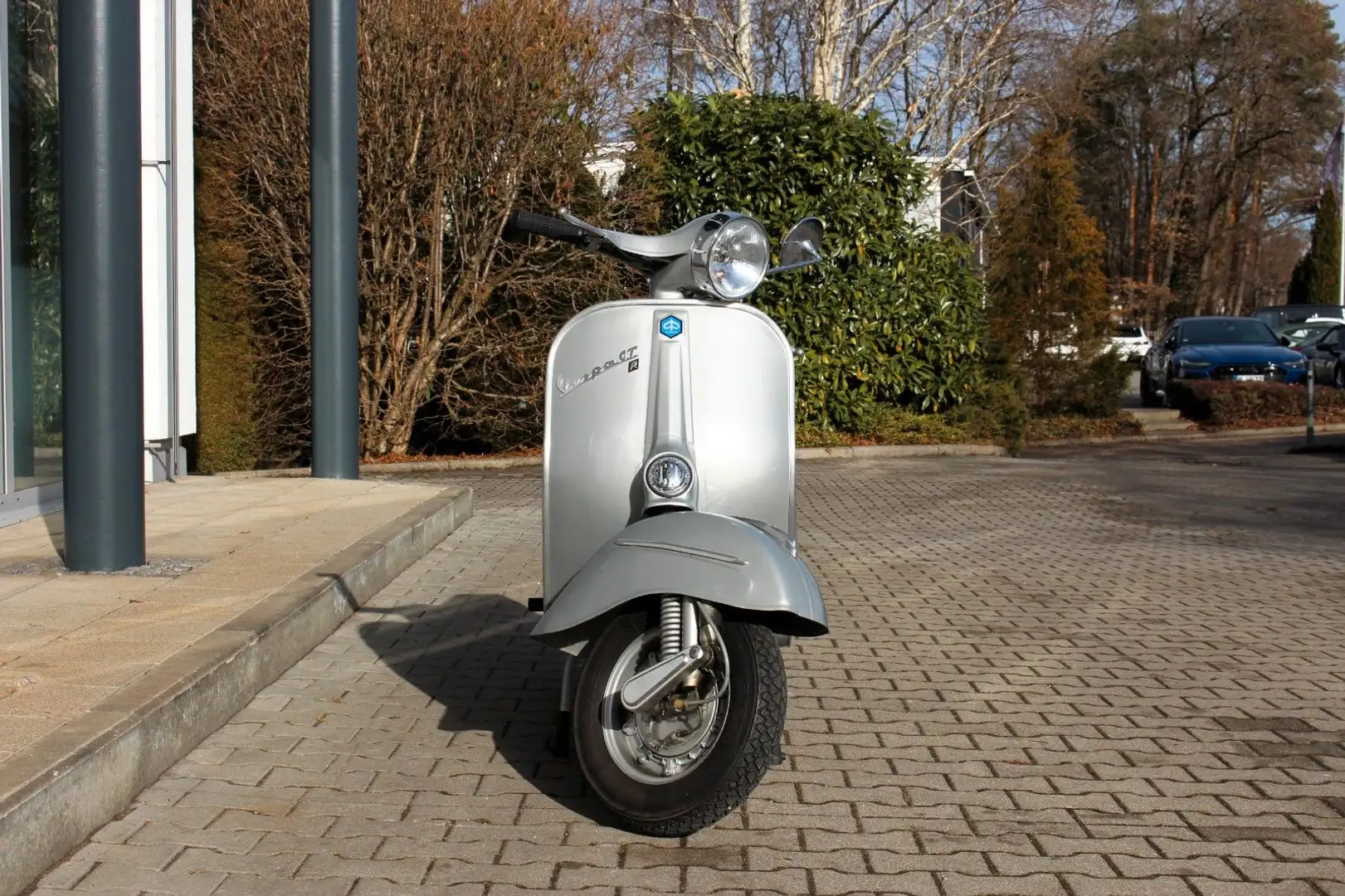 Vespa GT R  125 Grau - 2