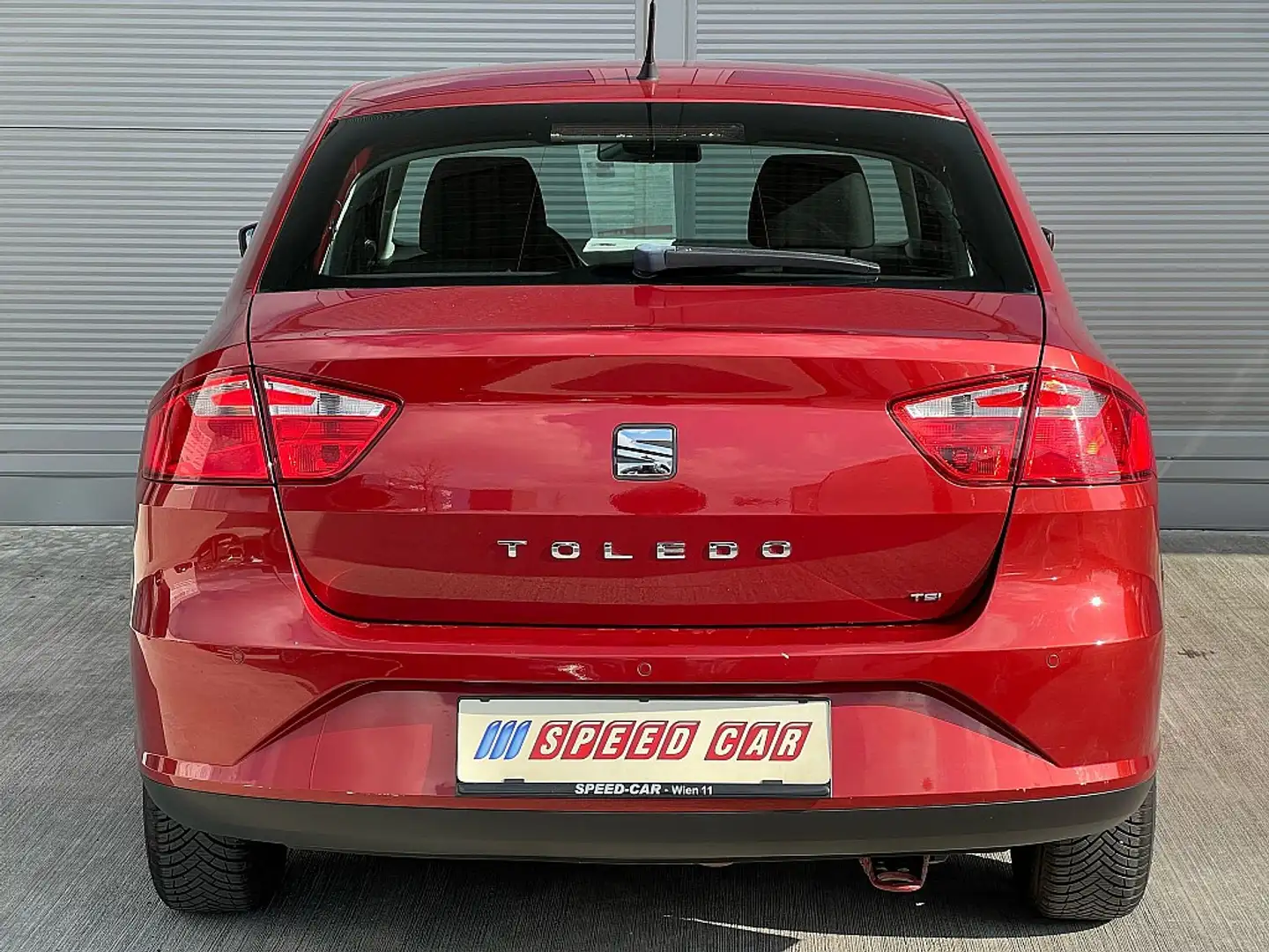 SEAT Toledo 1,2 TSI Style Start-Stopp Красный - 1