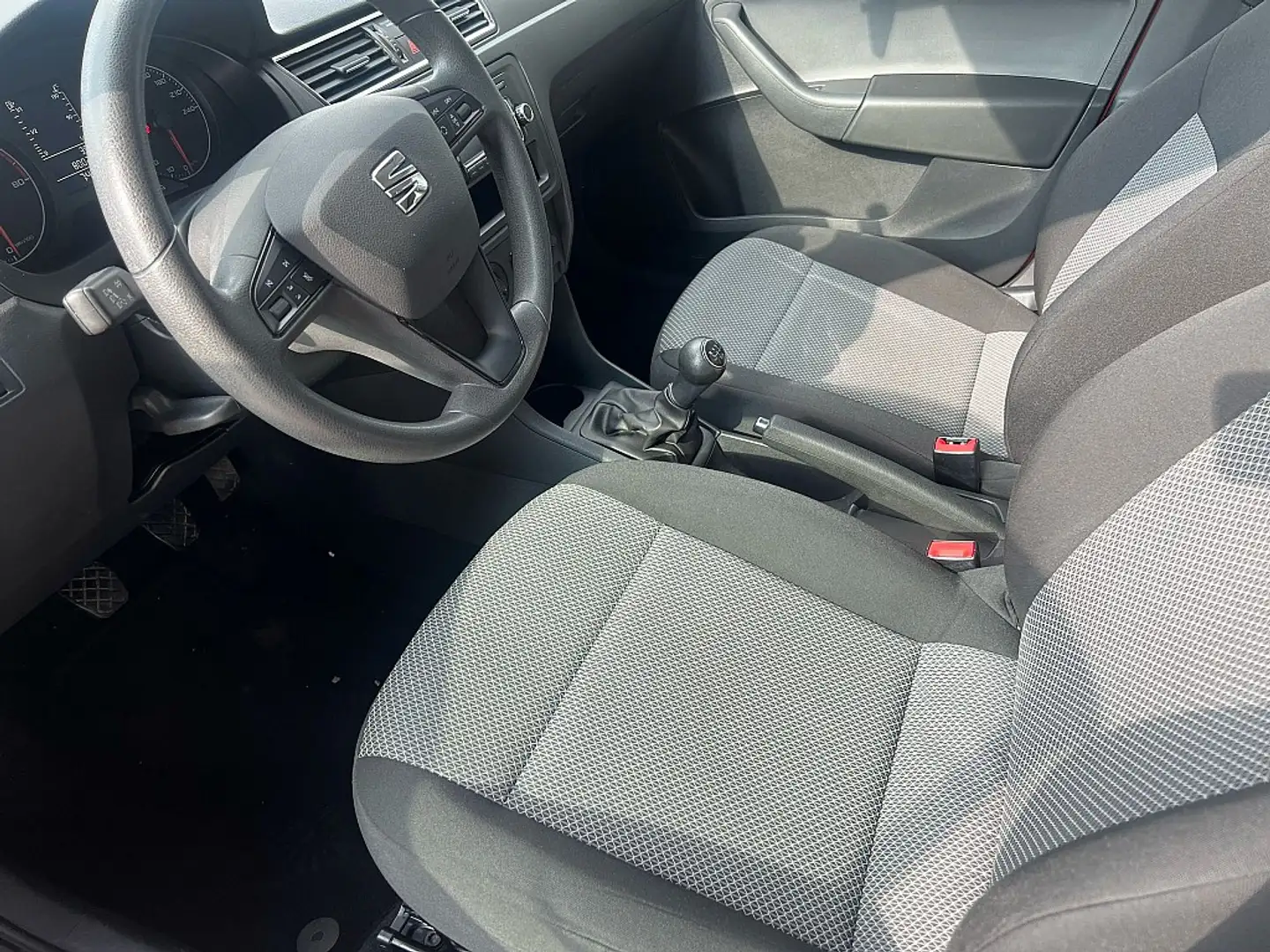 SEAT Toledo 1,2 TSI Style Start-Stopp Красный - 2