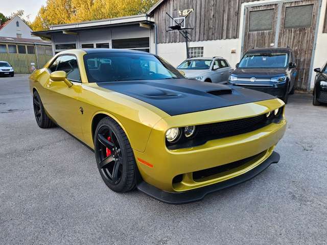 Imagine Dodge Challenger SRT Hellcat Redeye Gold Rush Edition