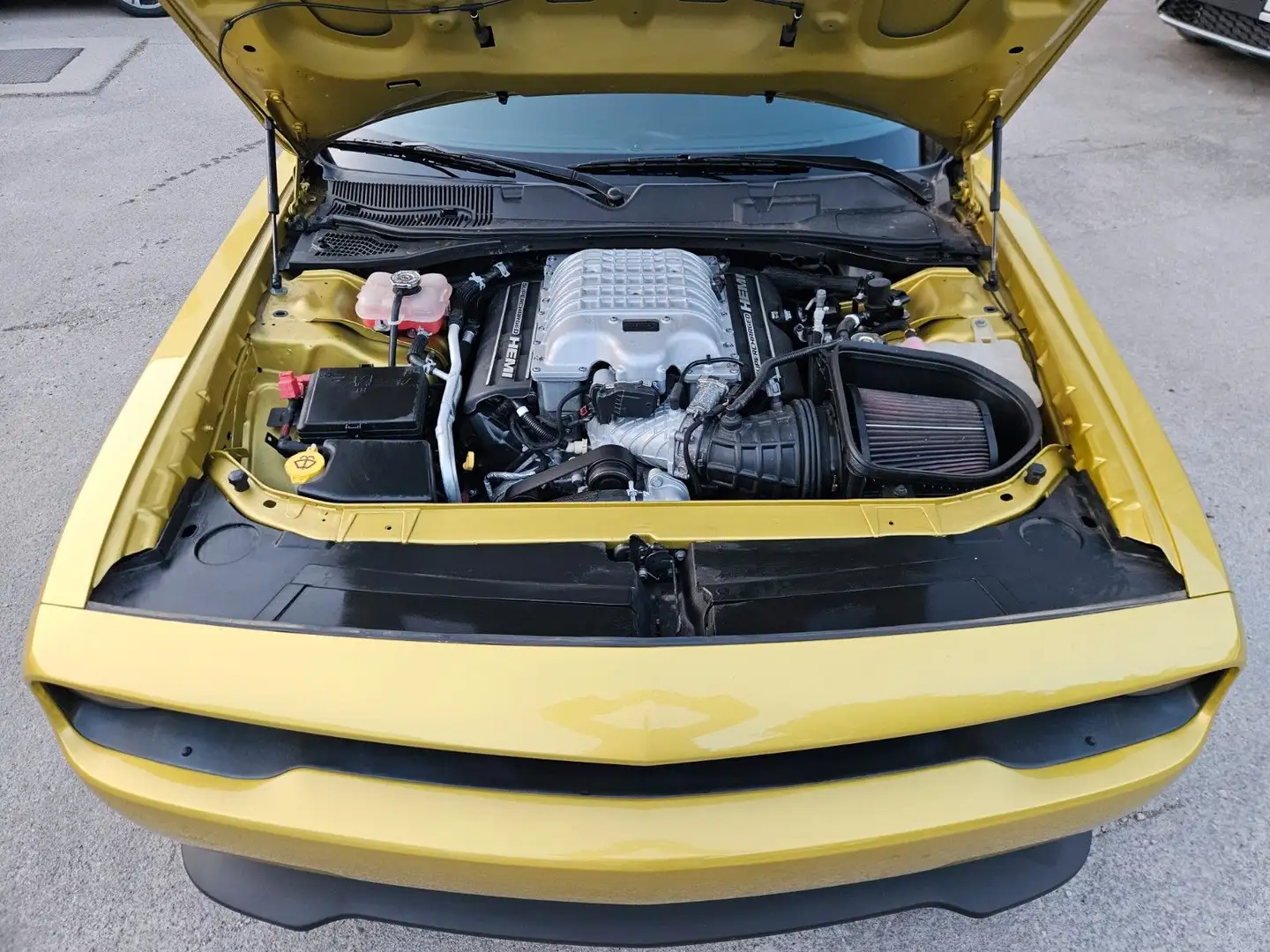 Dodge Challenger SRT Hellcat Redeye Gold Rush Edition Gold - 2