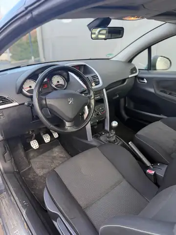 Peugeot 207 view 4