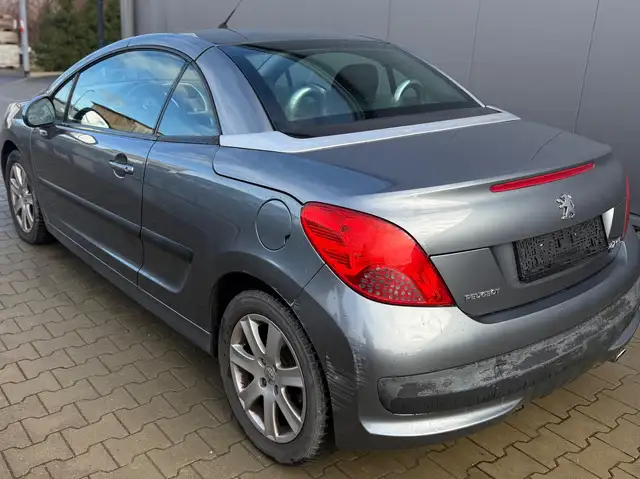 Peugeot 207 view 7