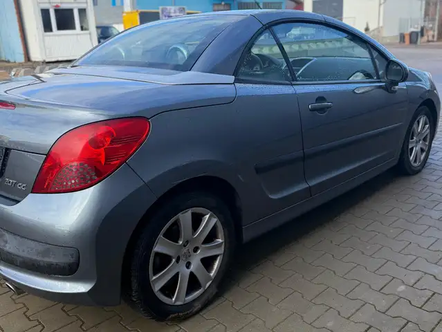Peugeot 207 view 13