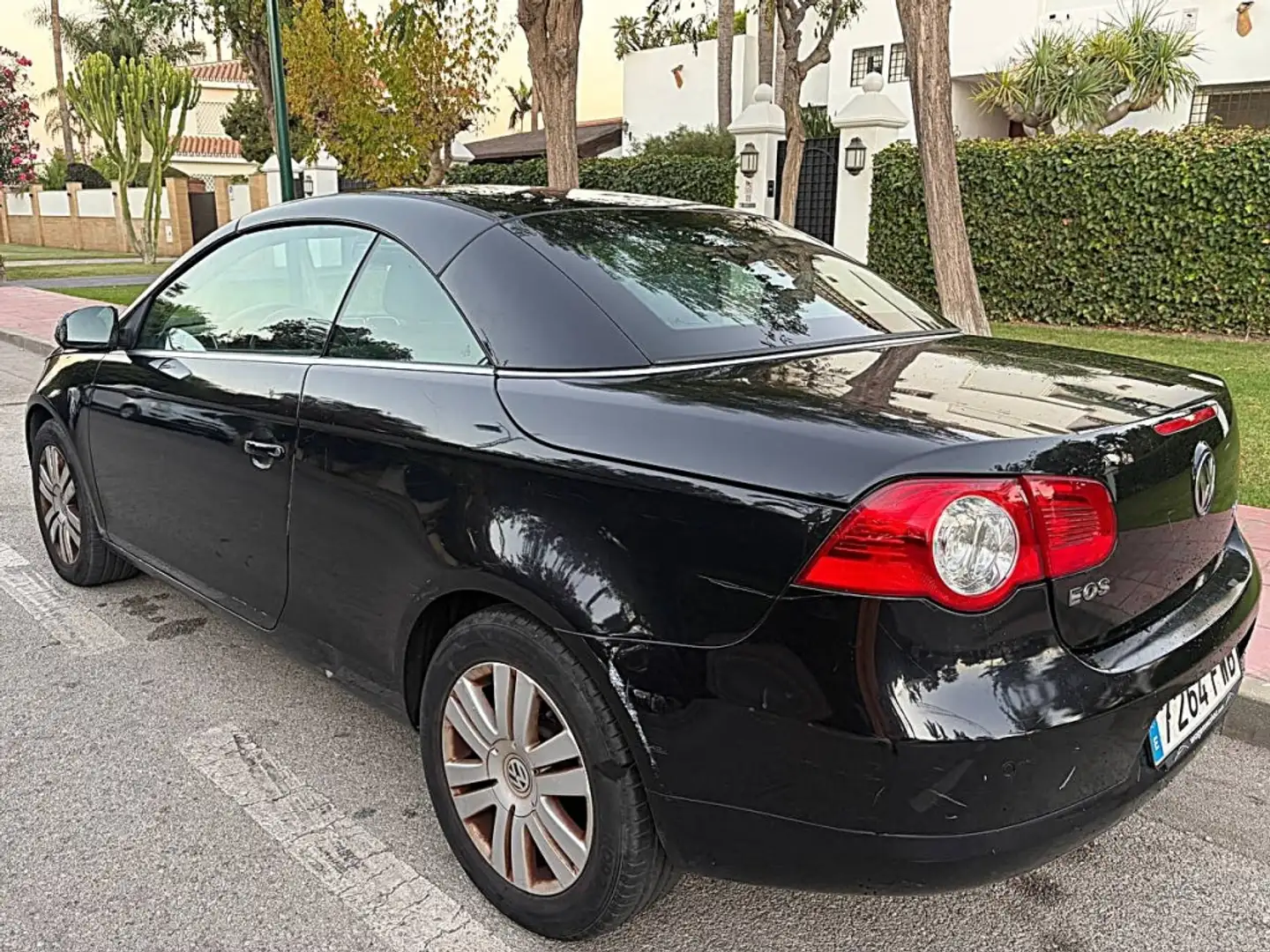 Volkswagen Eos 2.0TDI Individual DSG DPF Negro - 2