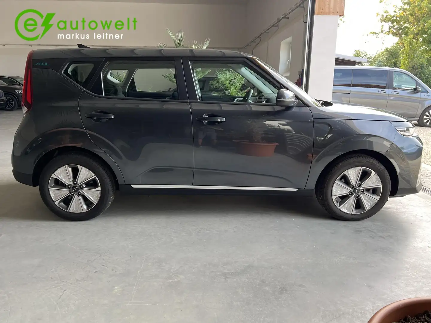 Kia Soul Edition 7 39kWh 3phasig CCS ACC RFK Carplay Šedá - 2