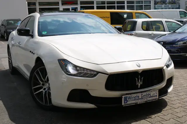 Maserati Ghibli Diesel*NAVI*SHZ*PDC*S-DACH*LEDER*BOSE*BI-XENON*