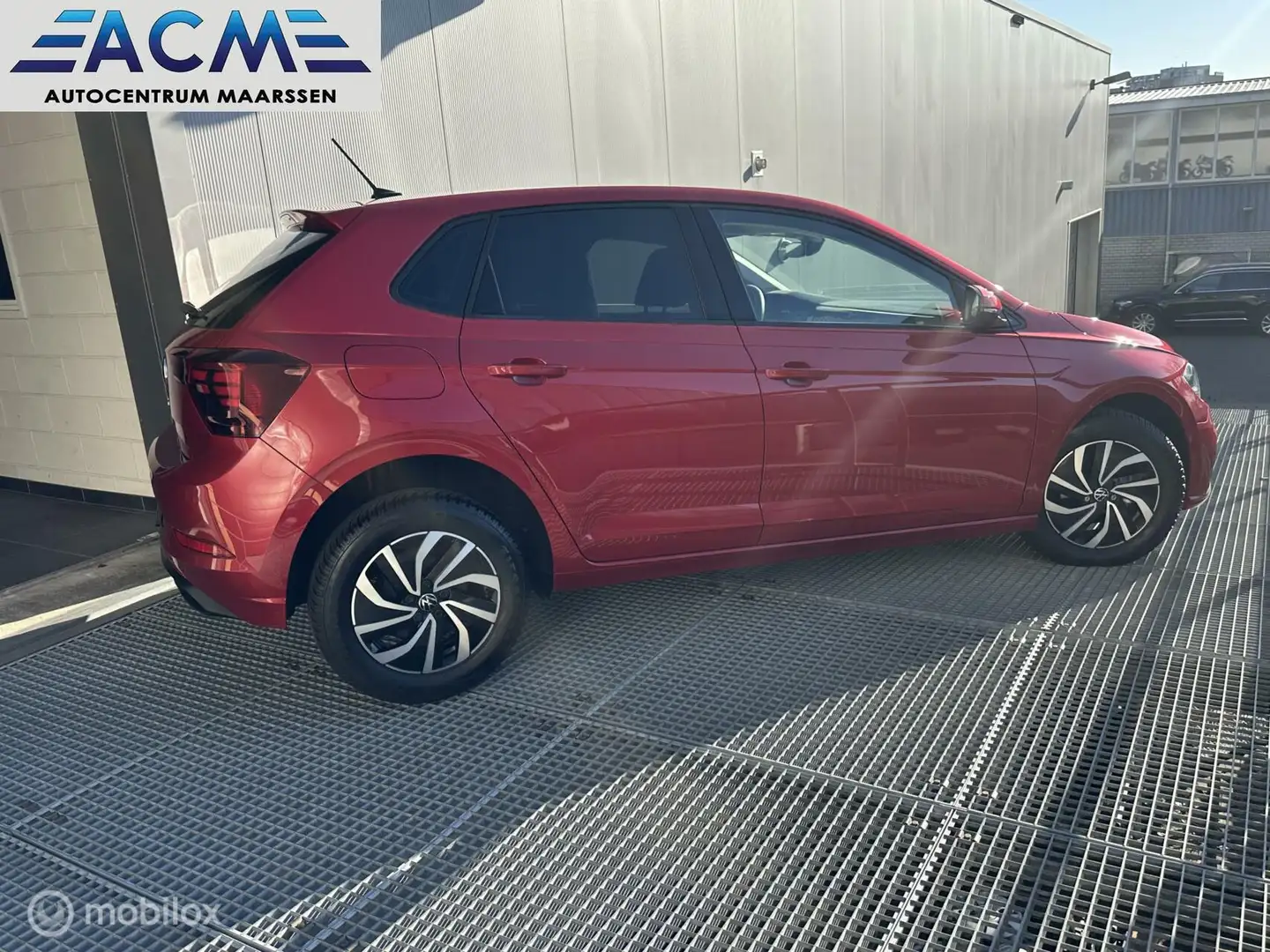 Volkswagen Polo 1.0 TSI Life Business Rood - 2