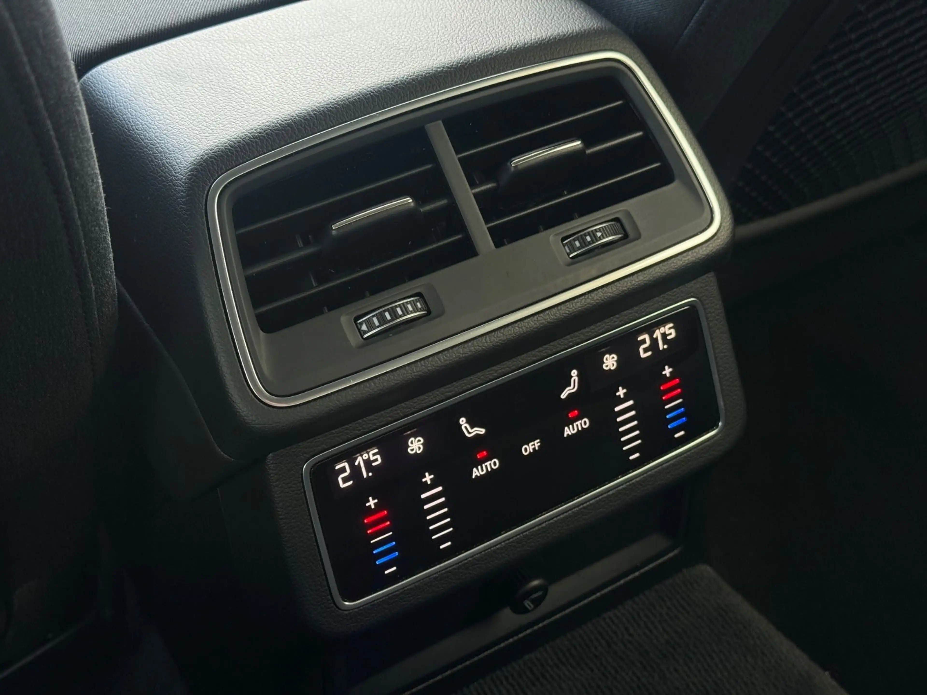 Audi A7 Sportback 40 TDI *Quattro*Assist*Kam*Ahk*360* — photo 16
