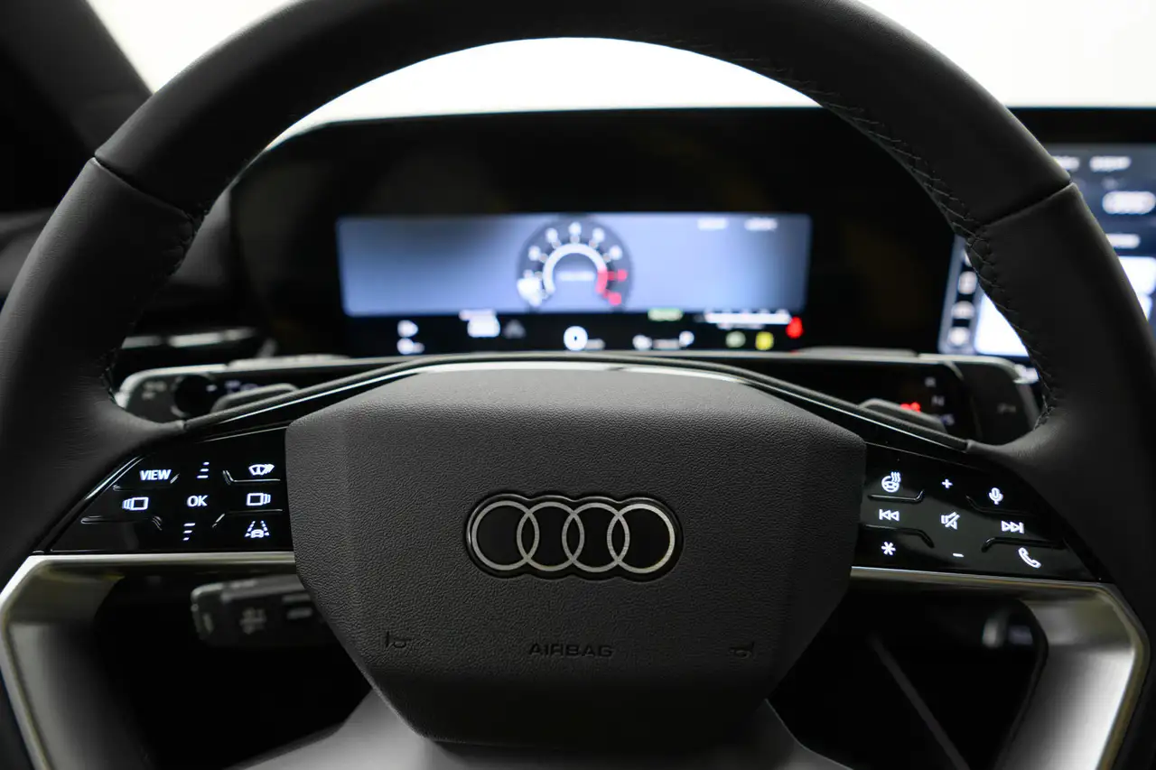 Audi Q3 снимка Audi Q3