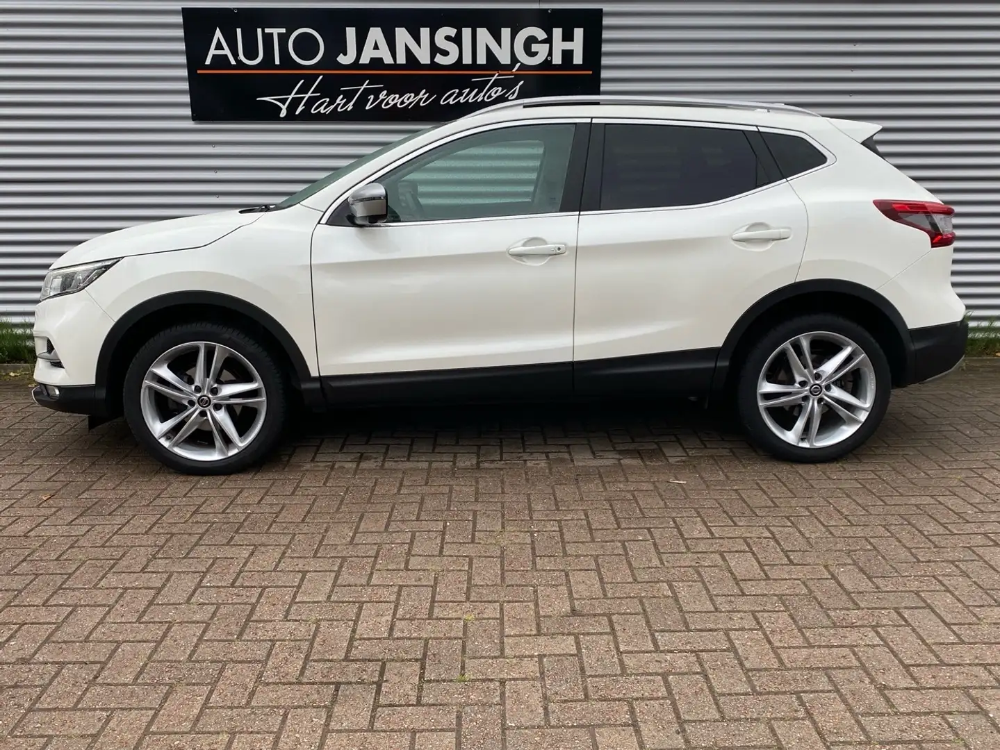 Nissan Qashqai 1.3 DIG-T N-Motion | Panoramadak! | Cruise | Clima Wit - 2
