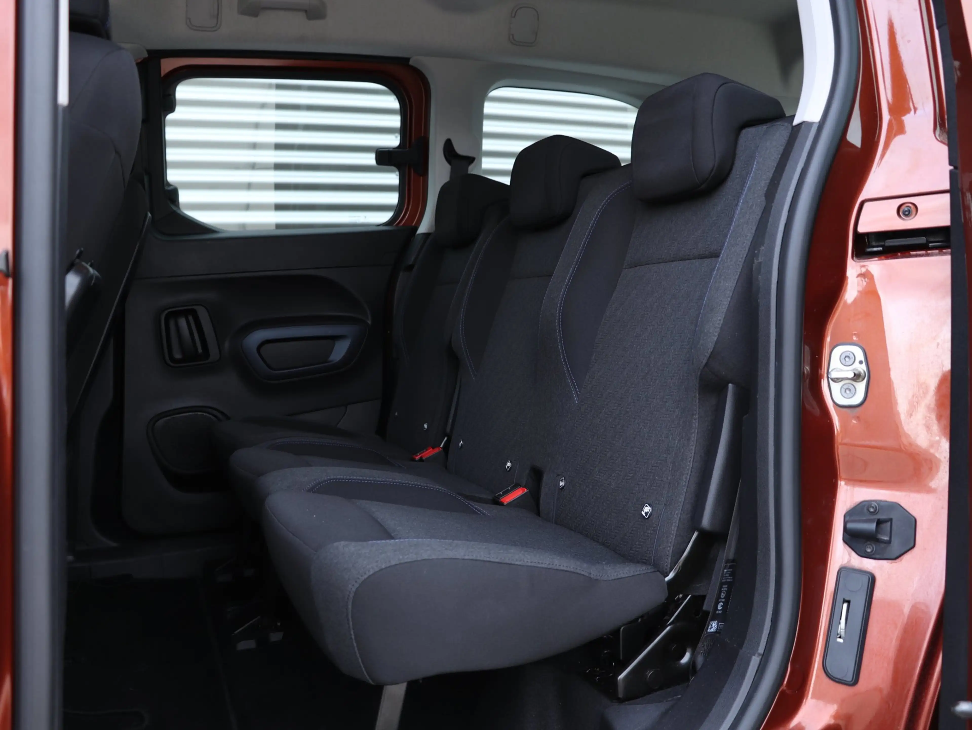 Peugeot Rifter Long 1.2 Puretech Allure 7 PERS. *Klimaatreg.*Park — photo 6
