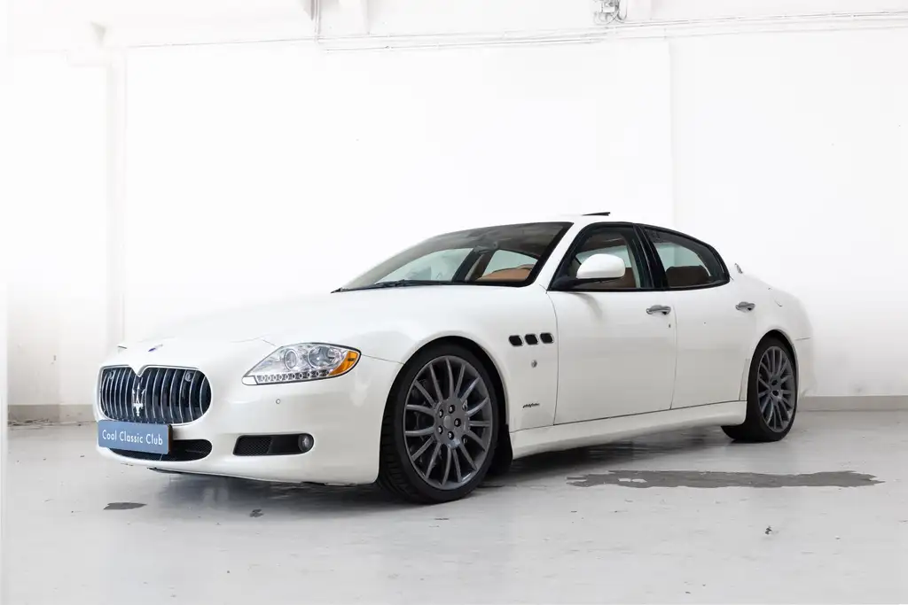 Maserati Quattroporte 2009 из Европы — купить под ключ