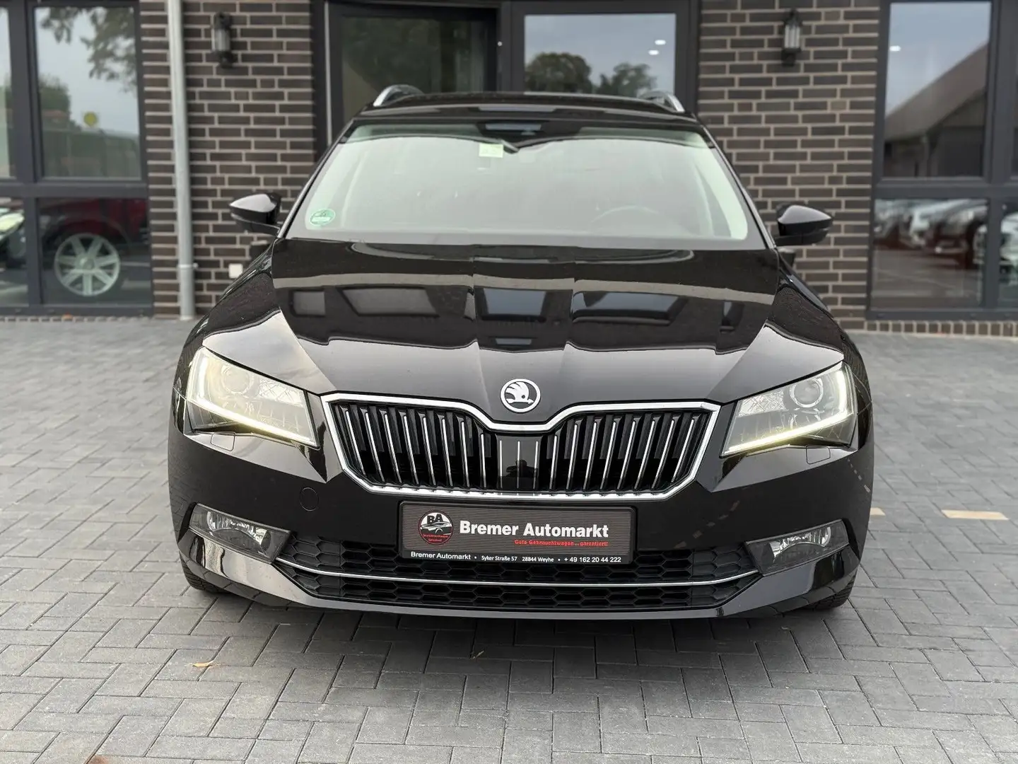 Skoda Superb Combi Style*SHZ*Navi*DSG*PDC*ACC*BiXenon Schwarz - 2