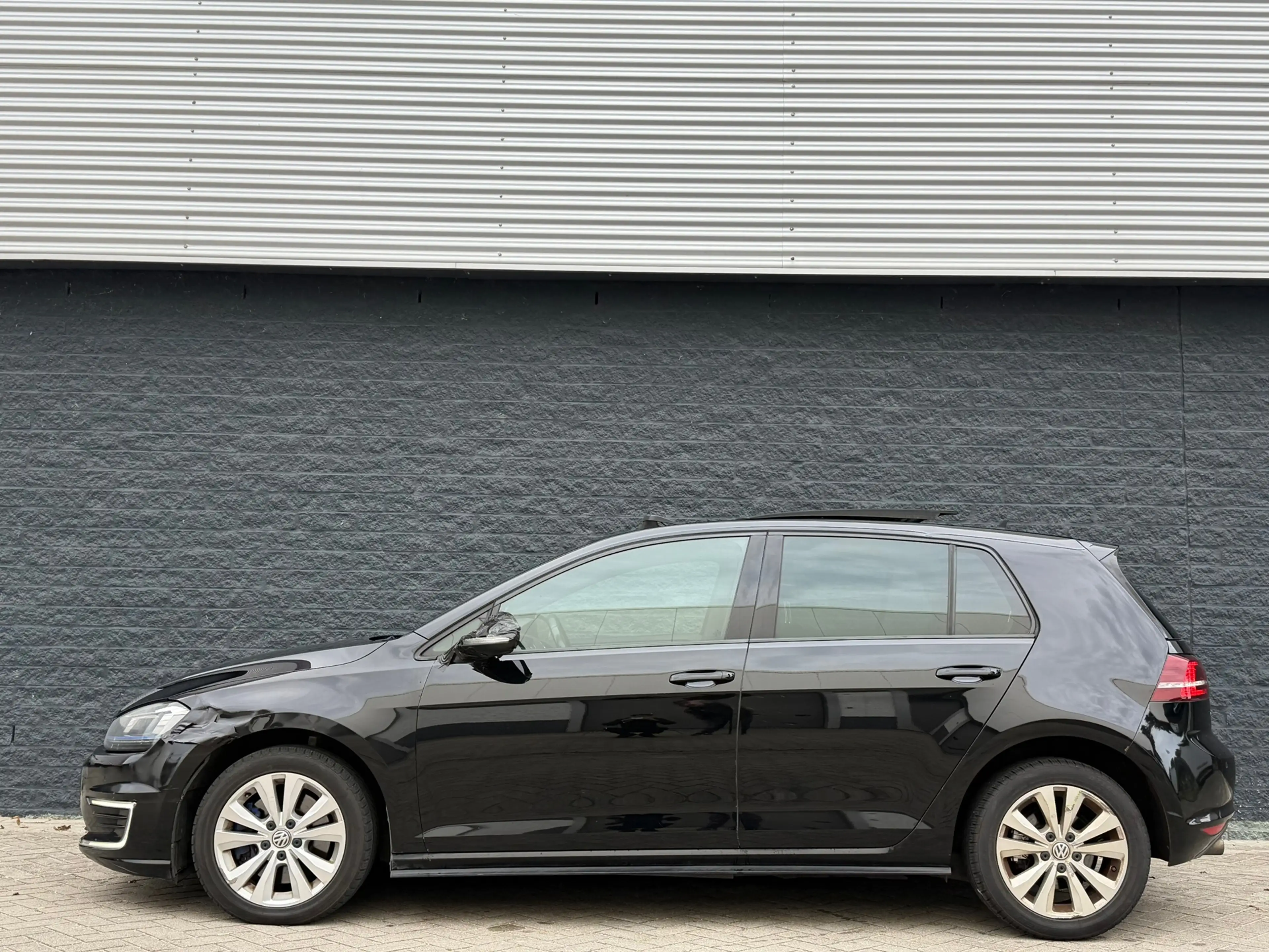 Volkswagen Golf GTE 1.4 TSI PANO/DSG/LEER — photo 6