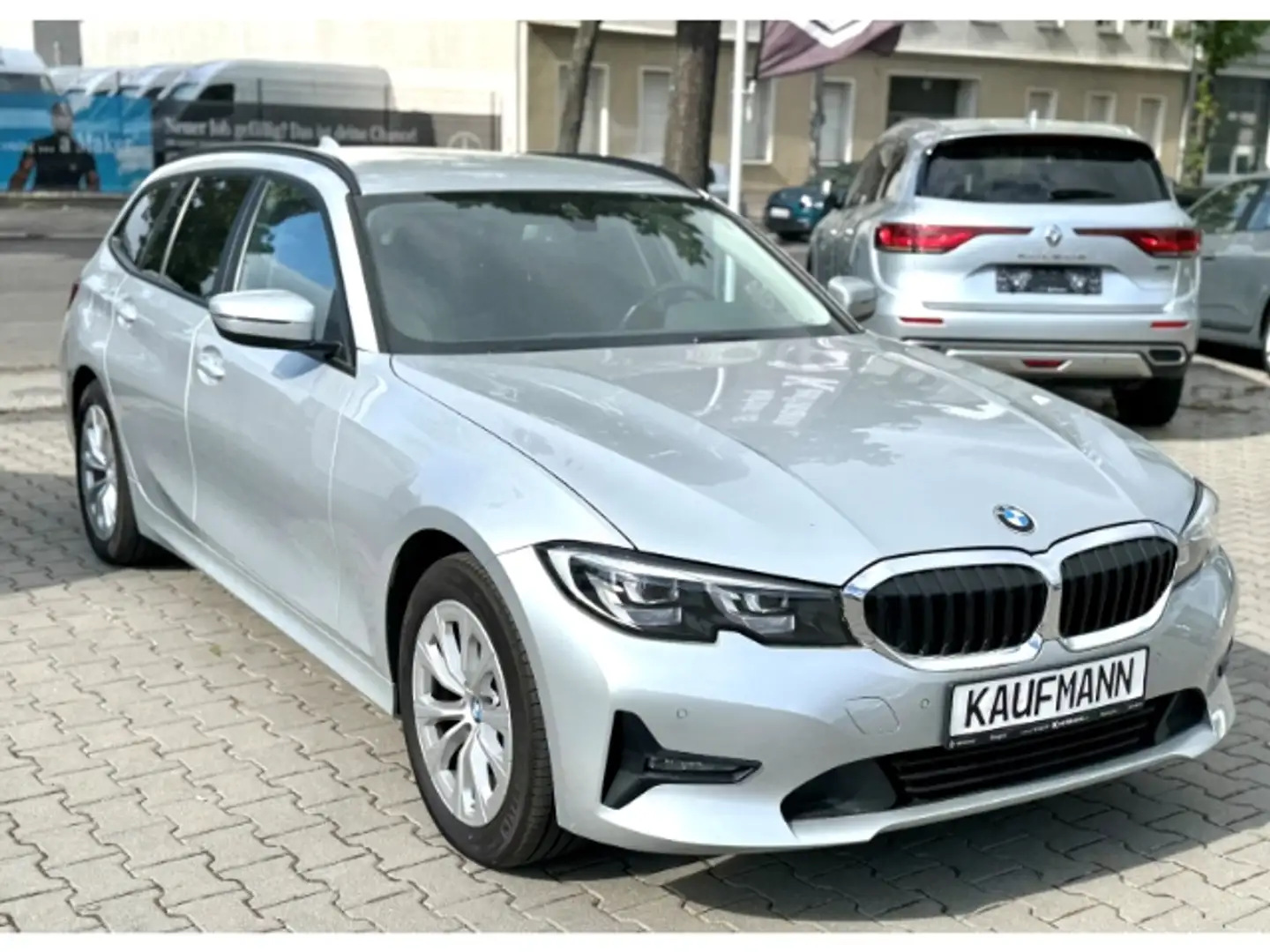 BMW 320 d Touring Navi Digitales Cockpit LED El. Heckklapp Stříbrná - 1
