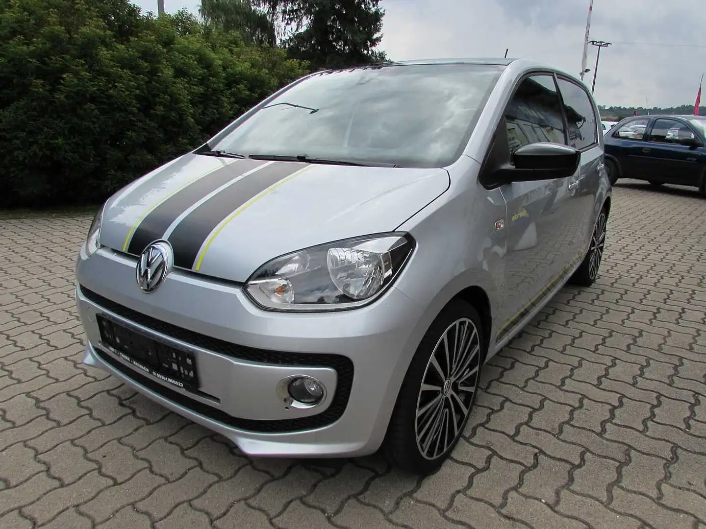 Volkswagen up! Up  5-Türer BMT street up! 'Navi/SHZ/PDC/LM' Silber - 1