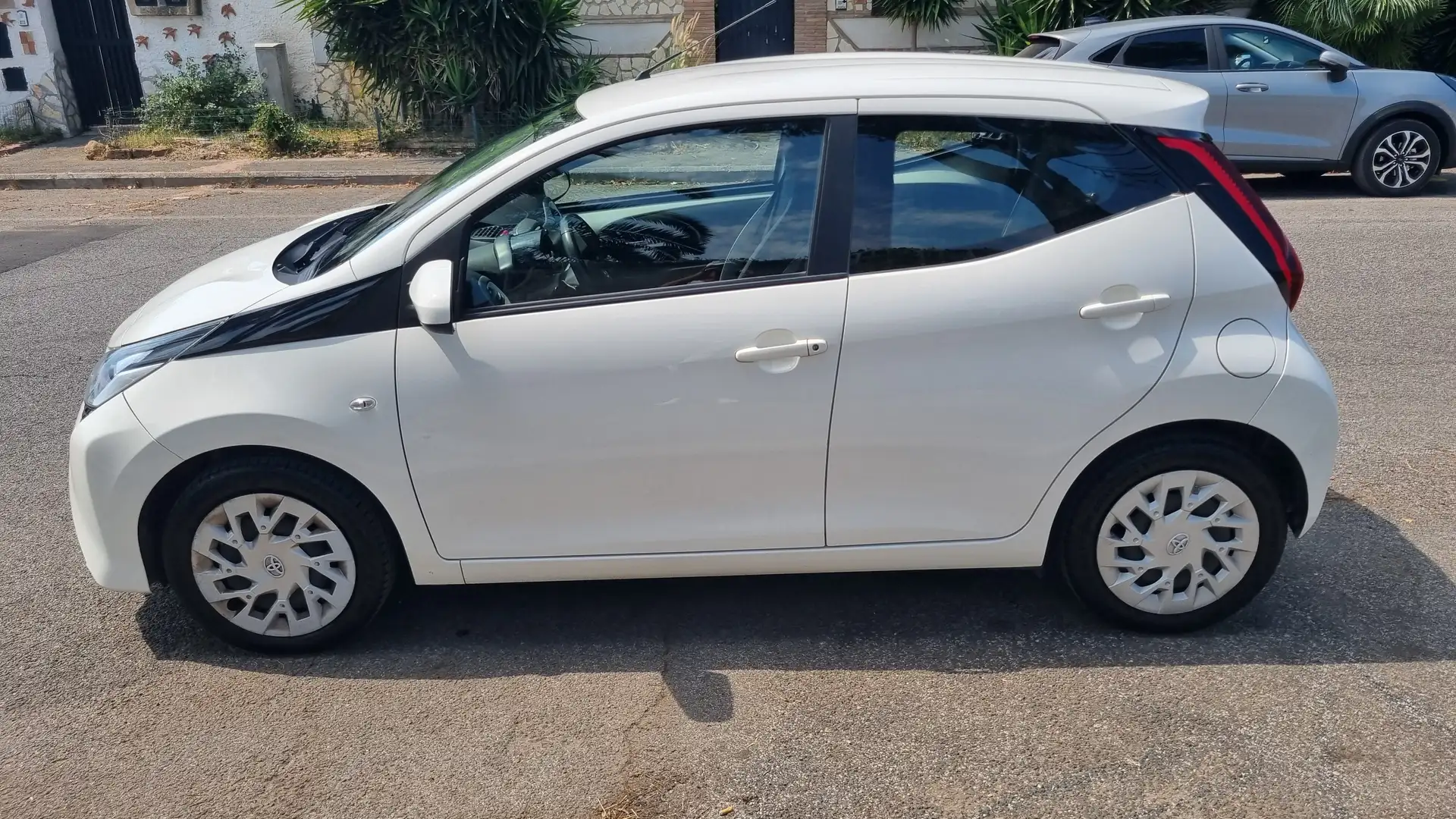Toyota Aygo Aygo II 2018 5p 5p 1.0 x-clusiv m-mt 72cv - 2