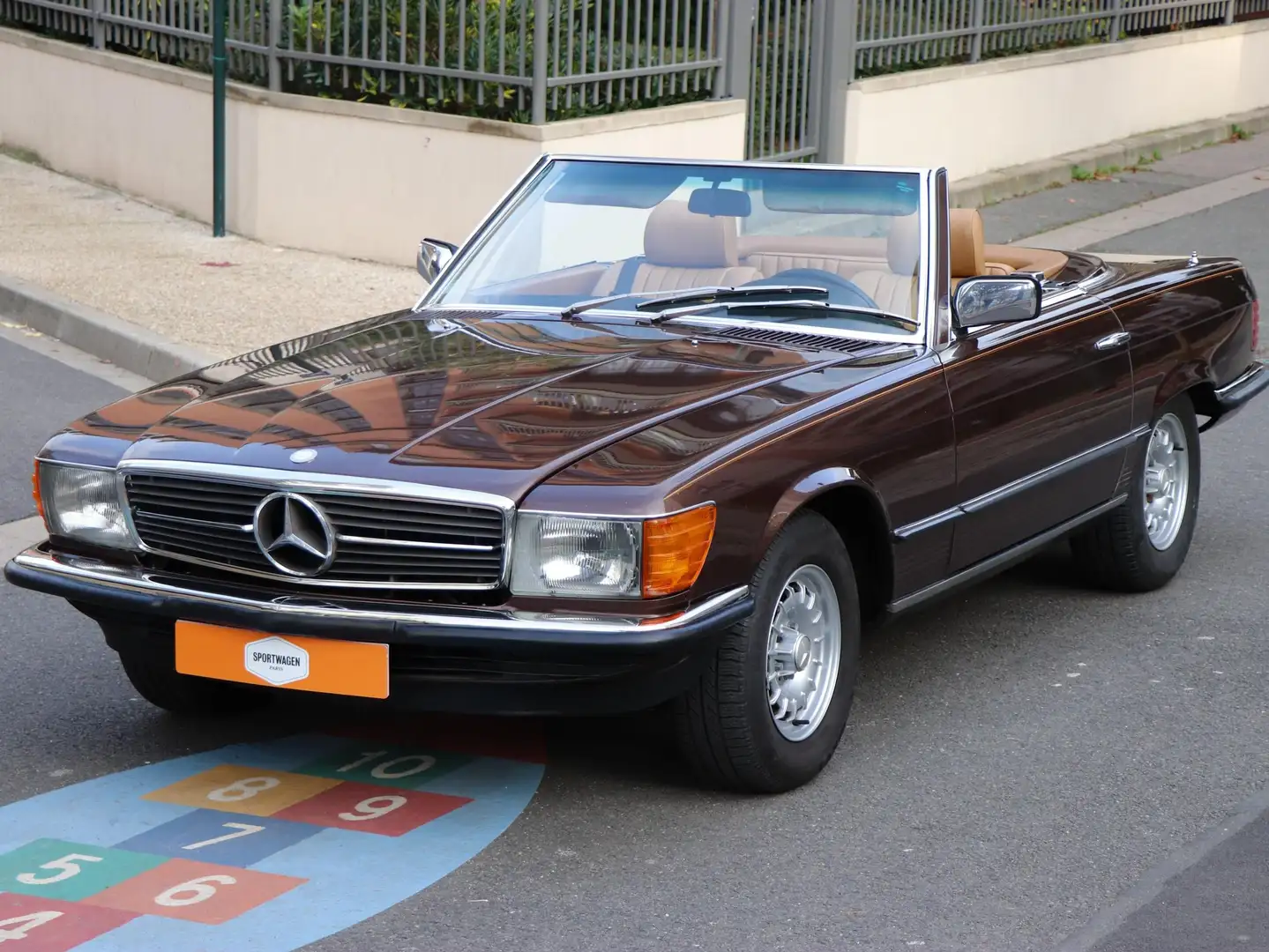 Mercedes-Benz SL 380 Braun - 1