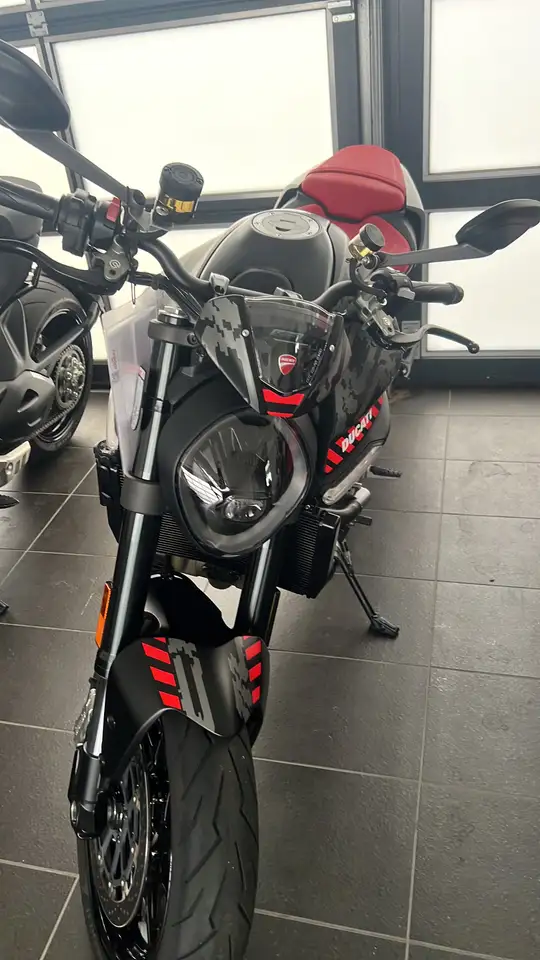 Ducati Monster 937