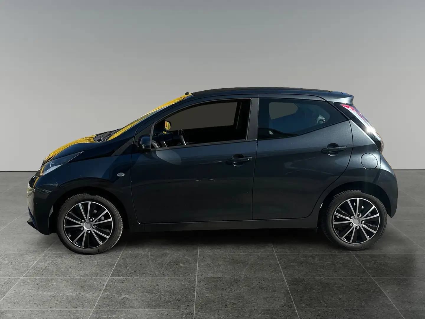 Toyota Aygo 1,0 5-TÜRIG X-WAVE  8-fach bereift! Faltdach! Schwarz - 2