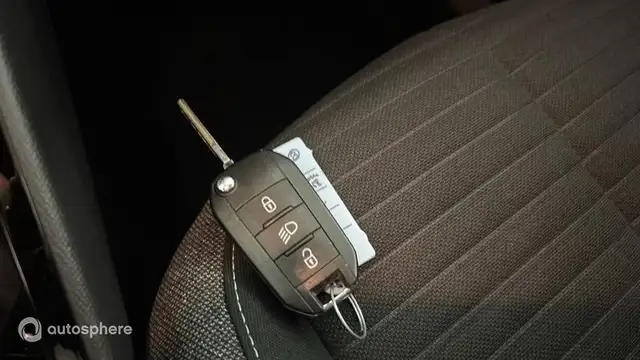 Peugeot 2008 view 16
