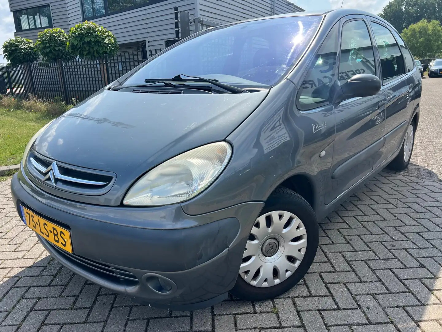 Citroen Xsara Picasso 1.8i-16V Différence Airco Cruise Trekhaak Grijs - 2