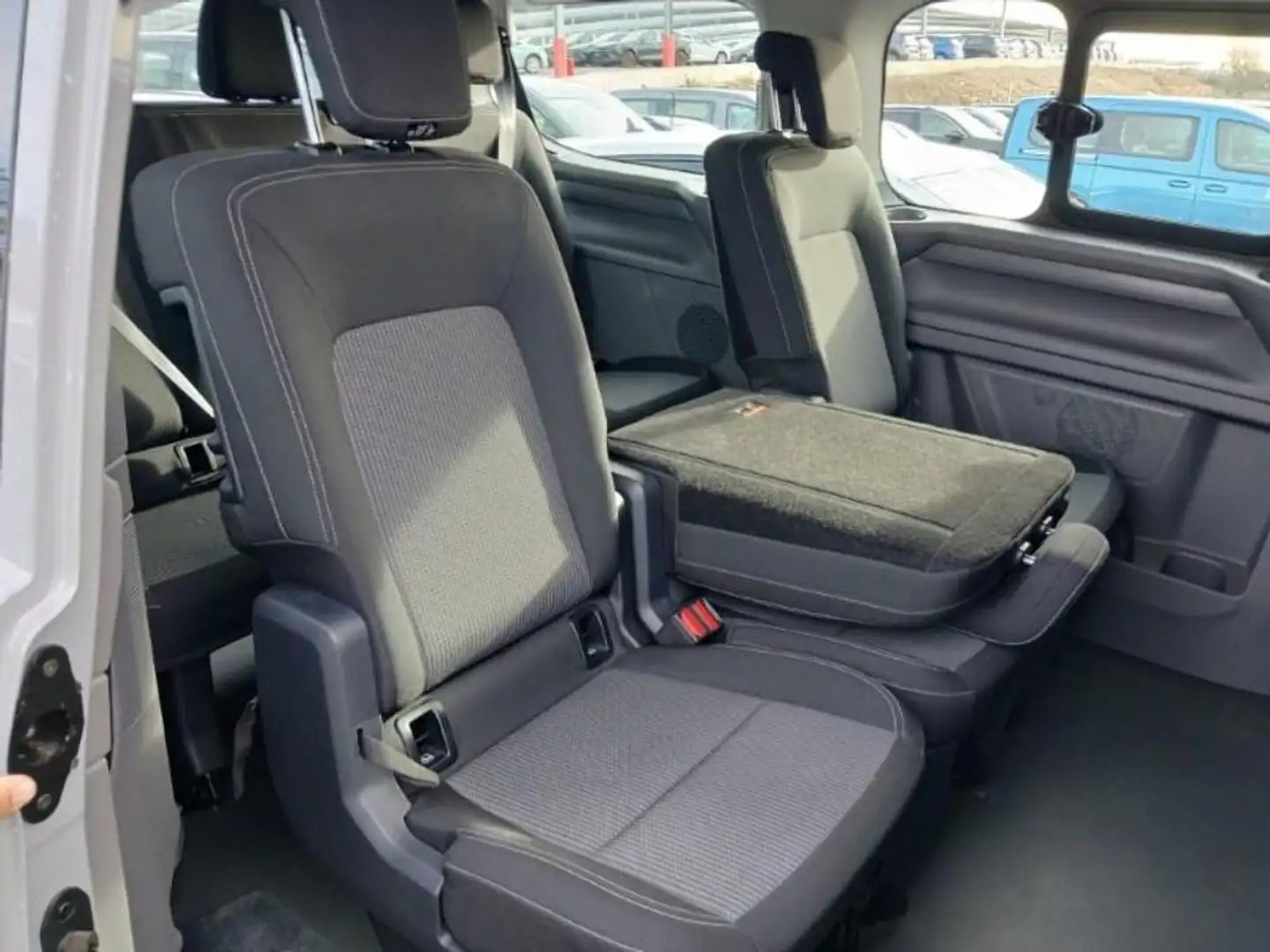 Volkswagen T5 Caravelle 2.0TDI Batalla Corta Aut. 110kW Gris - 1