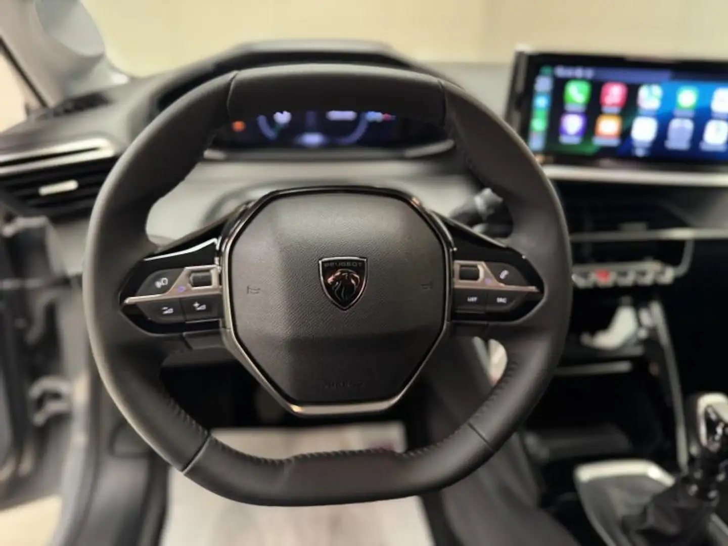 Peugeot 208 1.2 TURBO ALLURE LED|GPS|CARPLAY|CAMERA|DAB|CRUISE Gris - 2