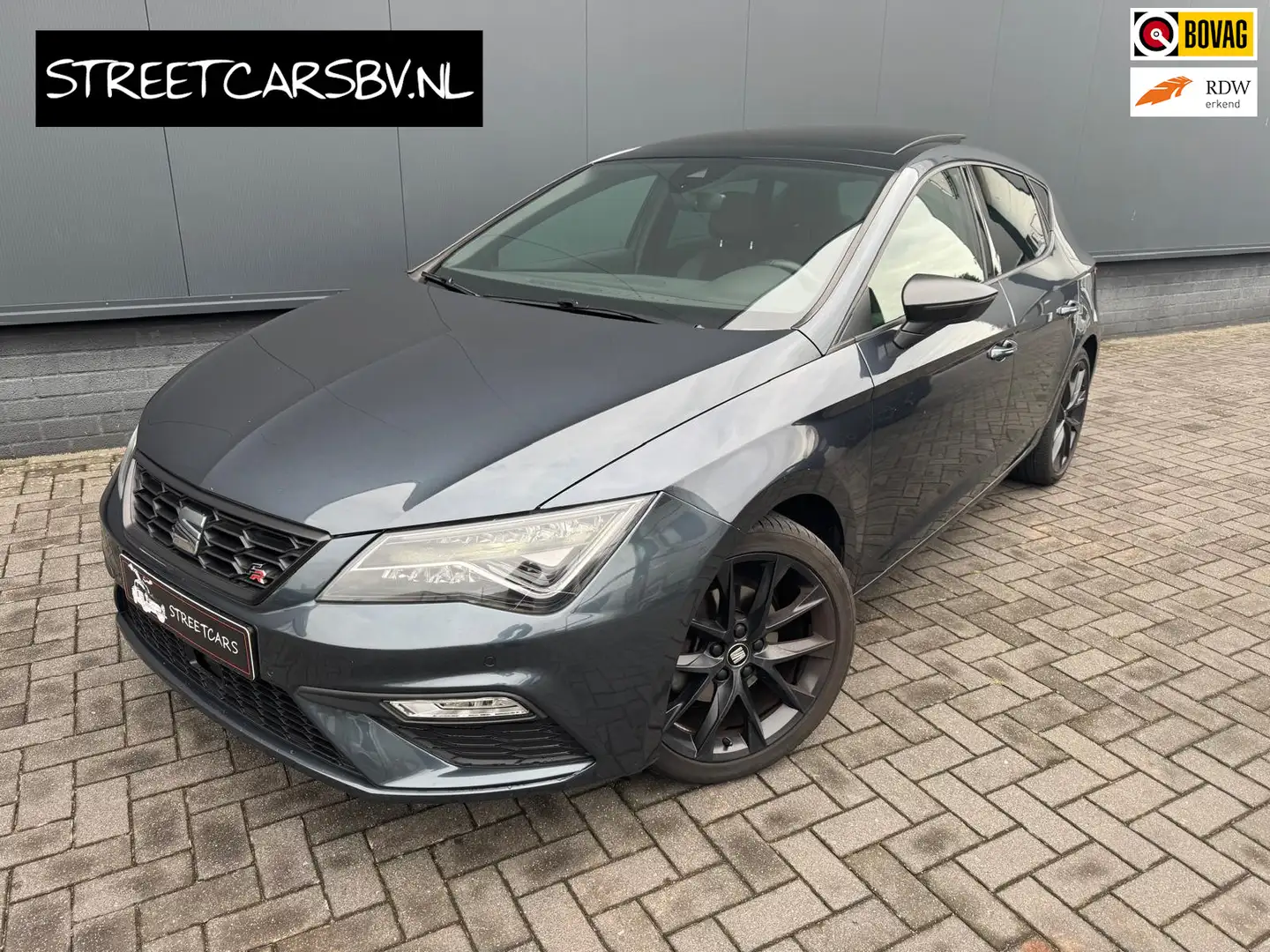 SEAT Leon 1.5 TSI FR Ultimate Edition Black /Virtual /Pano Gris - 1