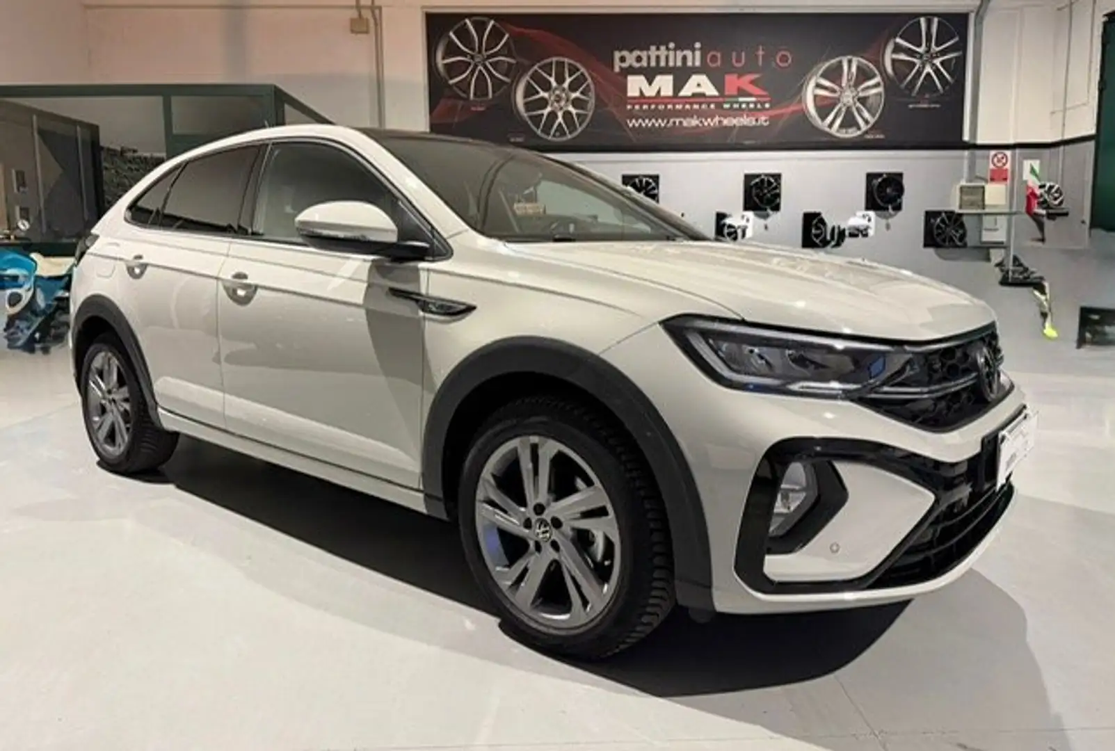 Volkswagen Taigo 1.0 tsi R-Line 110cv dsg Grigio - 2