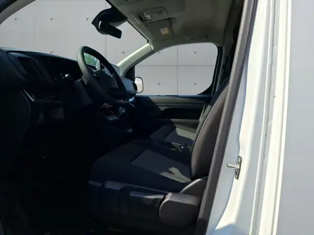 Toyota Proace view 11