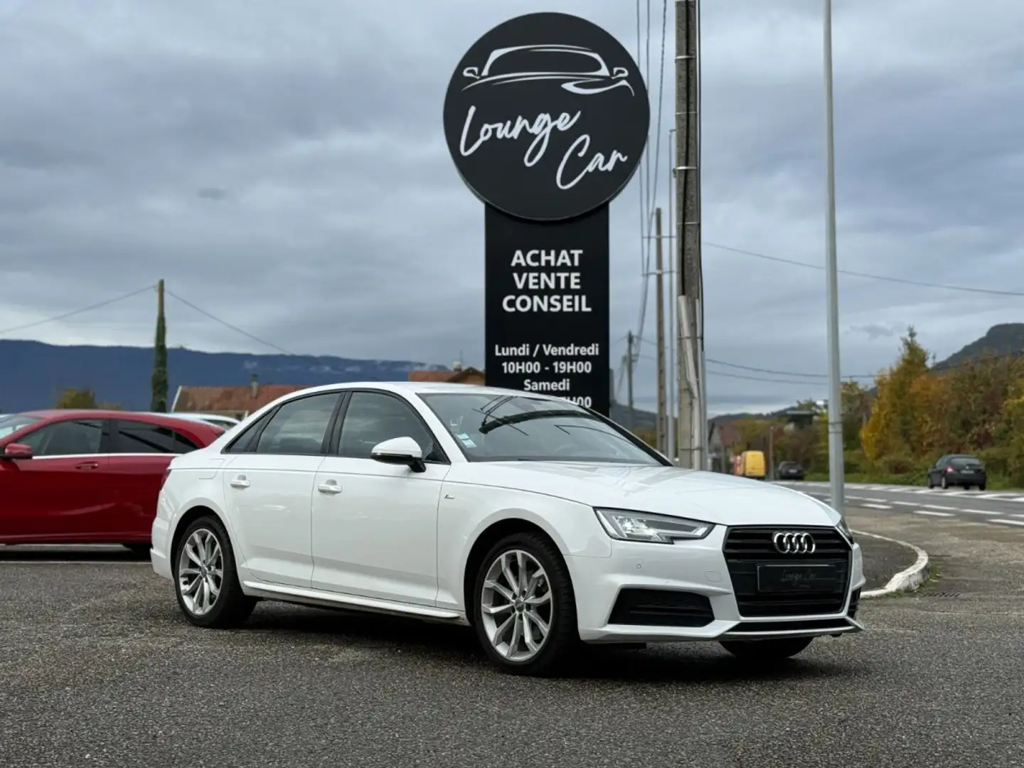 Audi A4 40 TFSI 190 S tronic 7 S-line - Apple Carplay - Black Pack - Sièges Chauffants Wit - 1