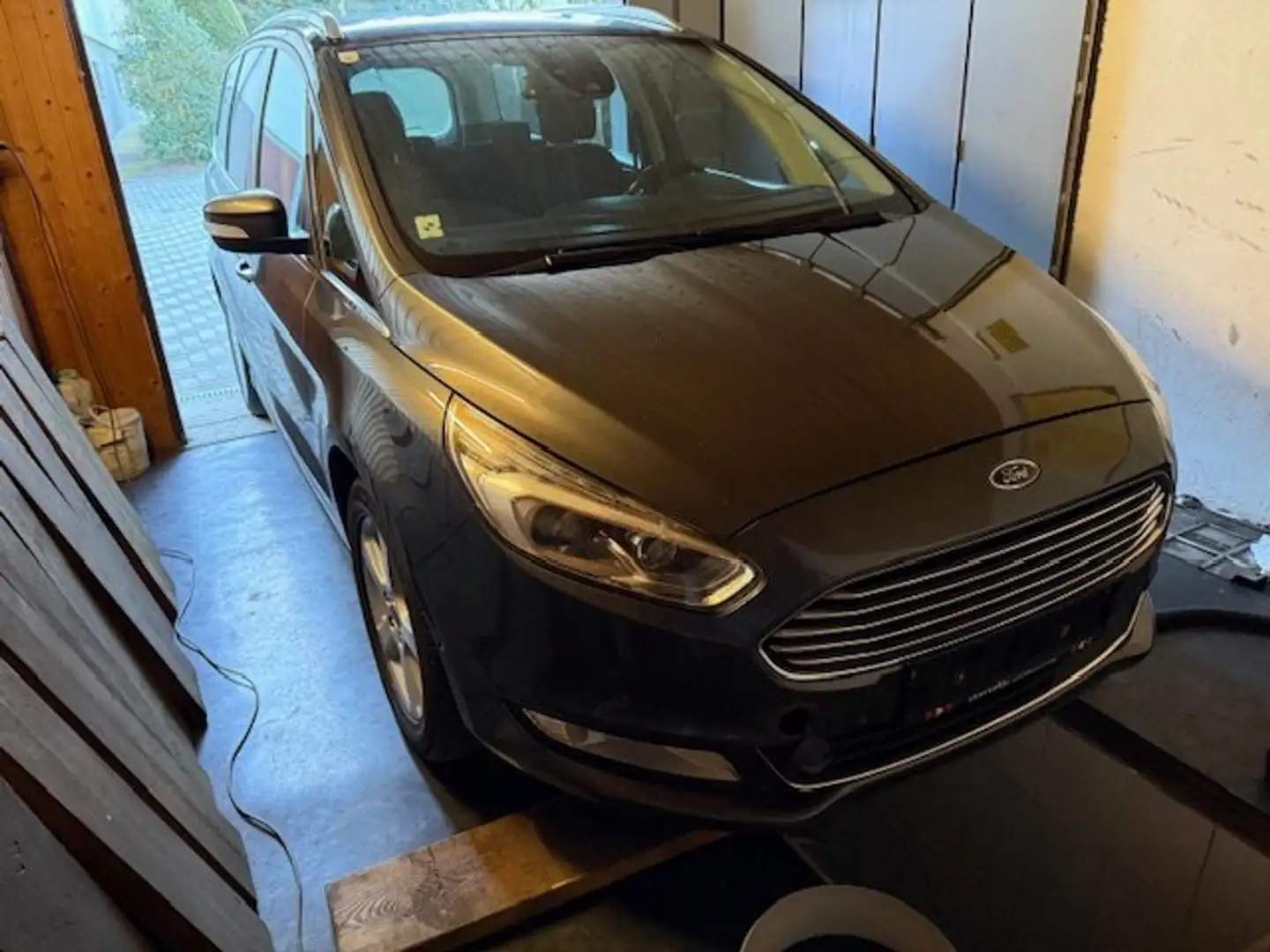 Ford Galaxy Galaxy Titanium 2,0 TDCi Aut. Titanium Grau - 1