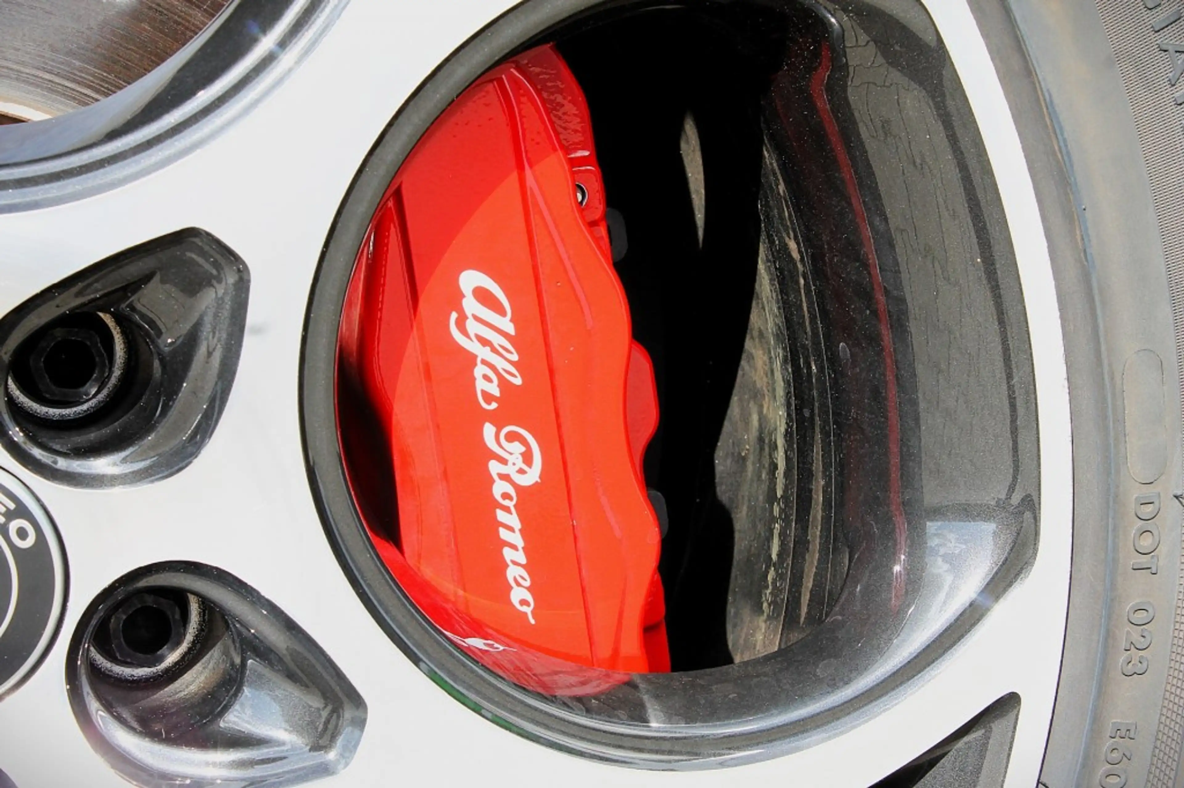 Alfa Romeo Tonale 1.5T HYBRID VELOCE / 360 Camera / Alcantara / 19 I — photo 29