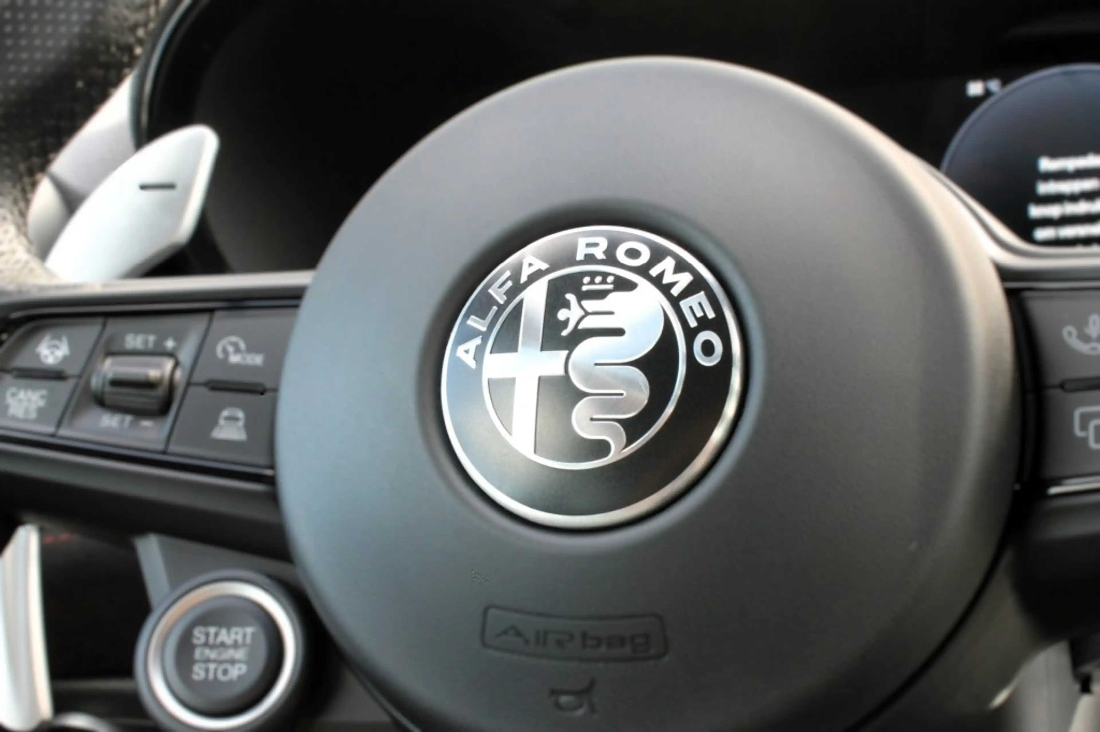 Alfa Romeo Tonale 1.5T HYBRID VELOCE / 360 Camera / Alcantara / 19 I — photo 13