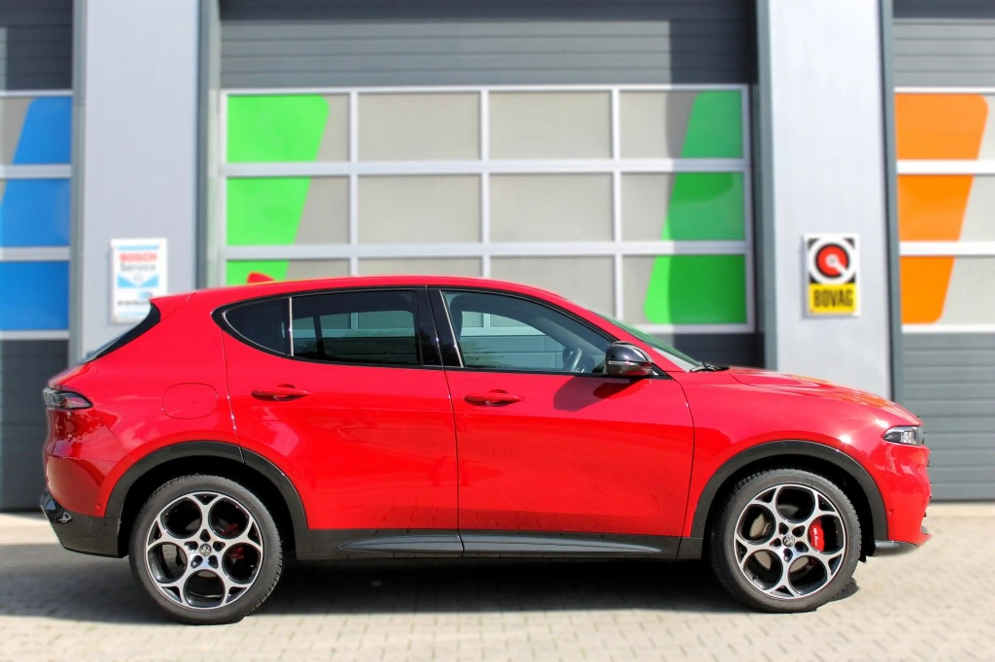 Alfa Romeo Tonale 1.5T HYBRID VELOCE / 360 Camera / Alcantara / 19 I — photo 4