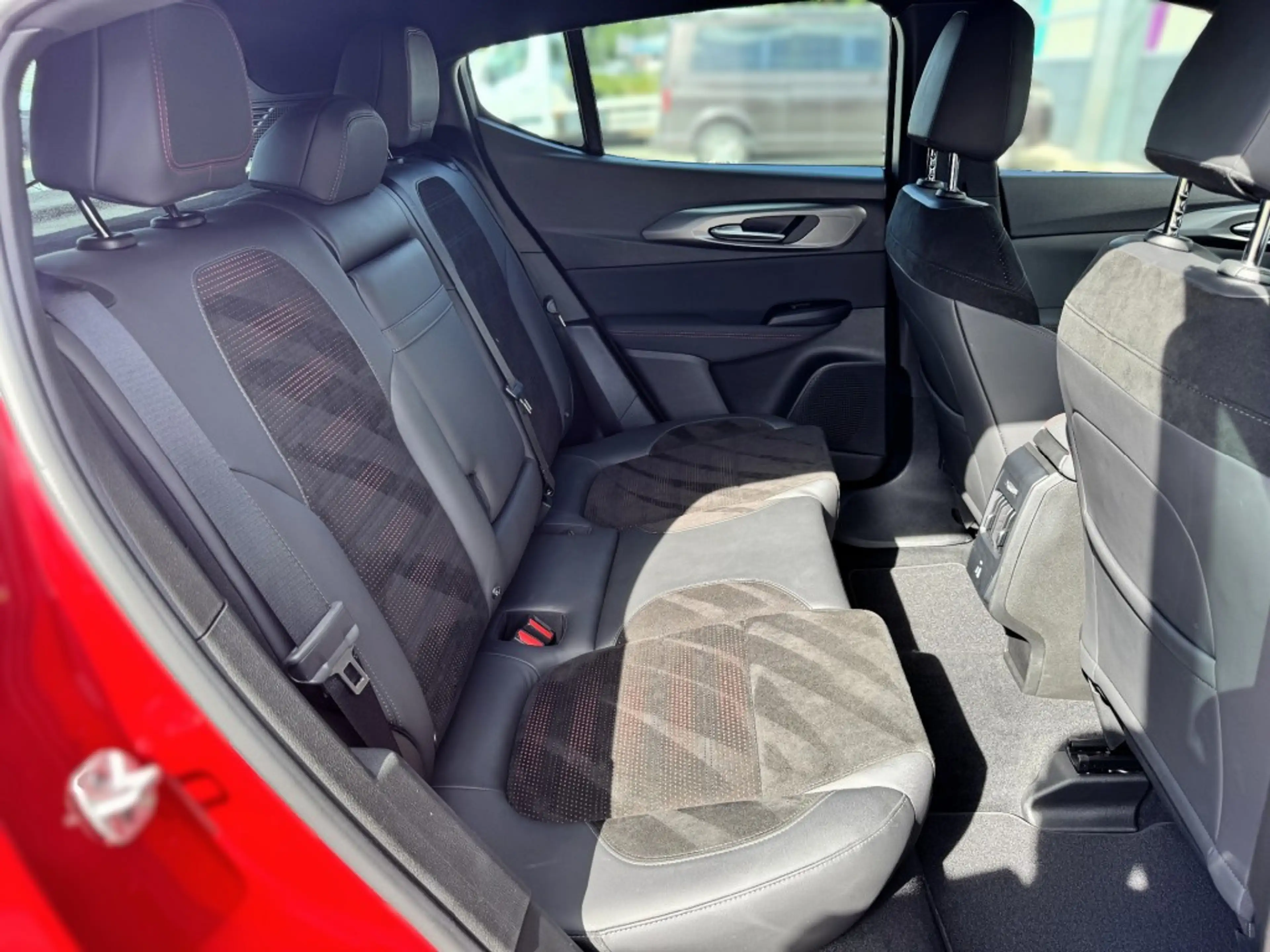 Alfa Romeo Tonale 1.5T HYBRID VELOCE / 360 Camera / Alcantara / 19 I — photo 33