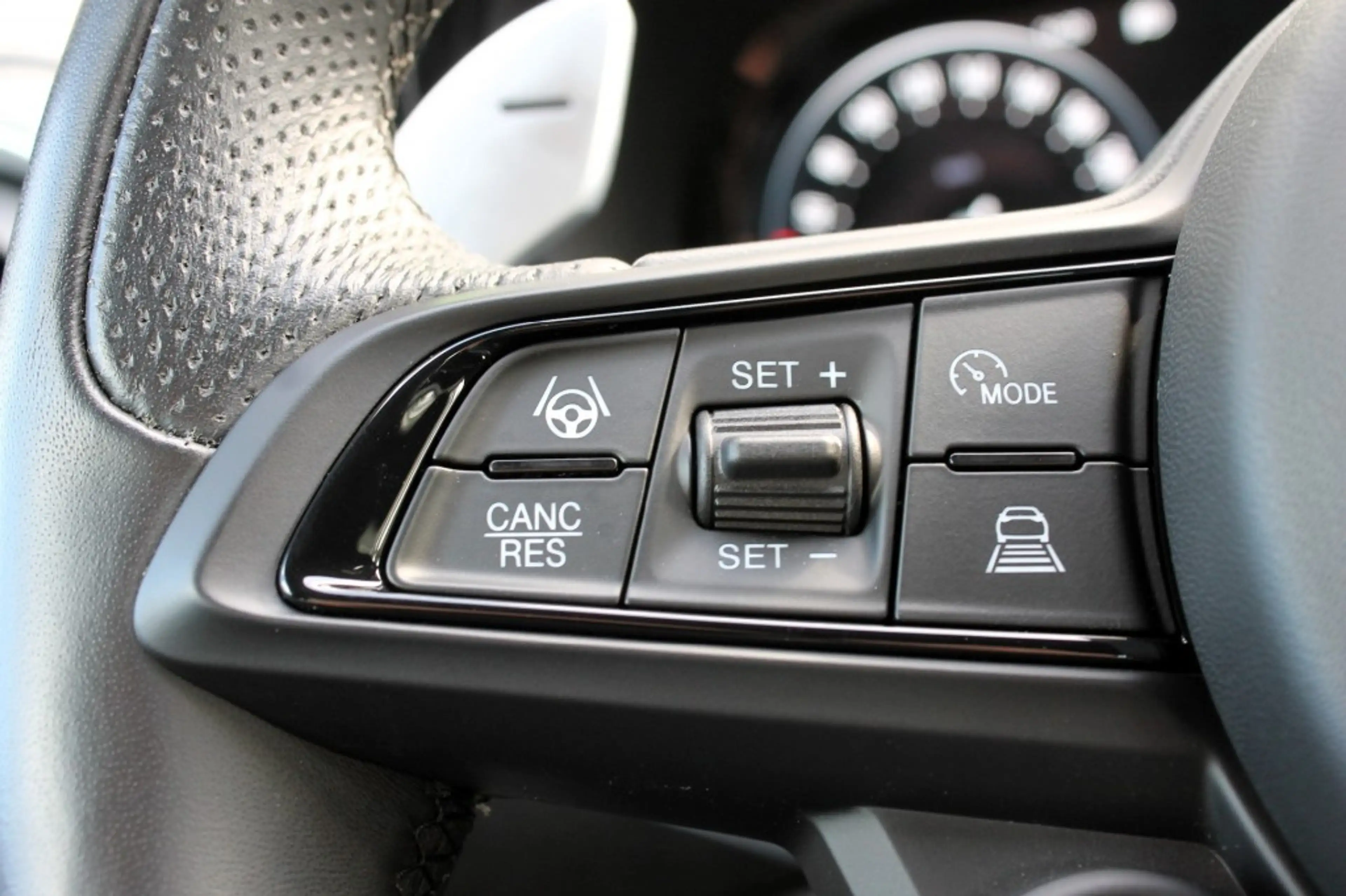 Alfa Romeo Tonale 1.5T HYBRID VELOCE / 360 Camera / Alcantara / 19 I — photo 14