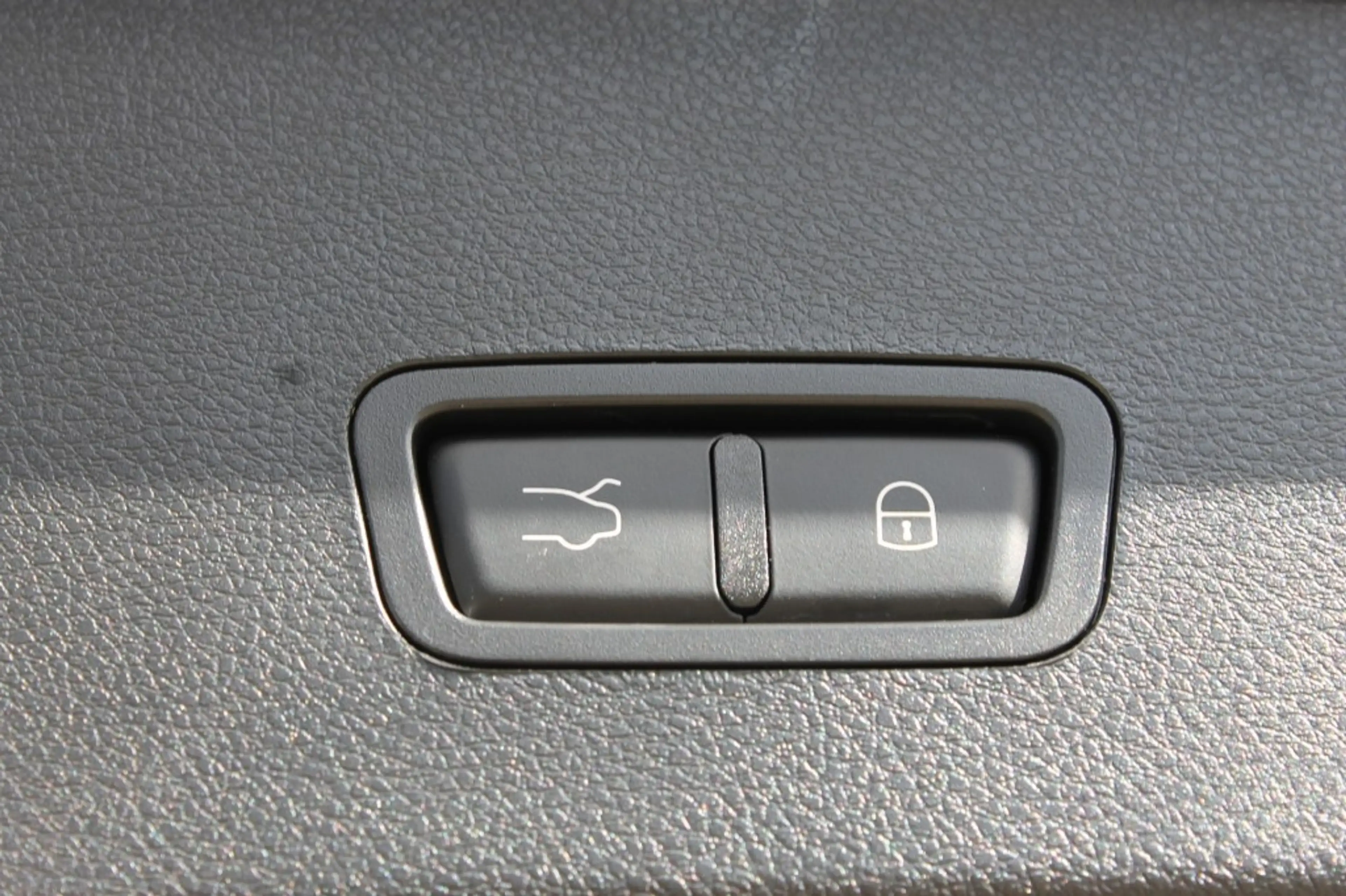 Alfa Romeo Tonale 1.5T HYBRID VELOCE / 360 Camera / Alcantara / 19 I — photo 28