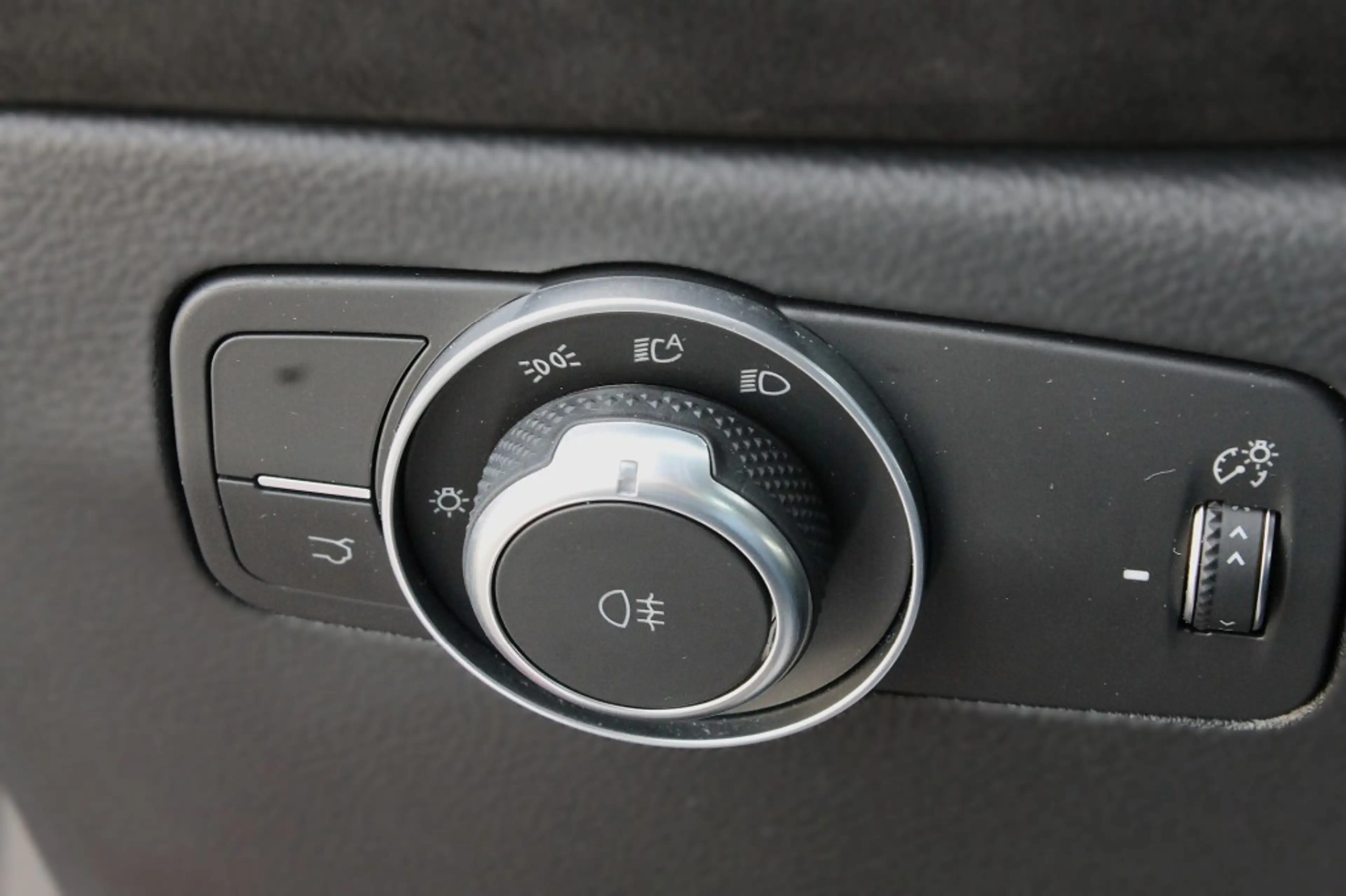 Alfa Romeo Tonale 1.5T HYBRID VELOCE / 360 Camera / Alcantara / 19 I — photo 12