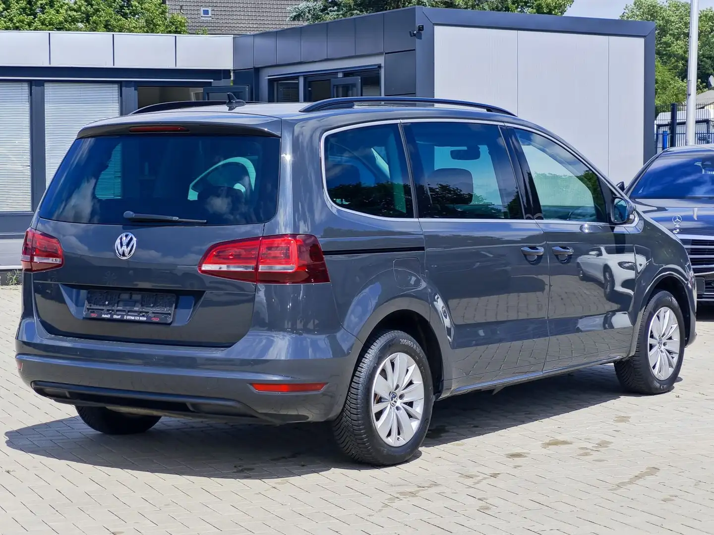 Volkswagen Sharan Comfortline Aut.|7-Sitzer|Navi|Winter Gris - 2