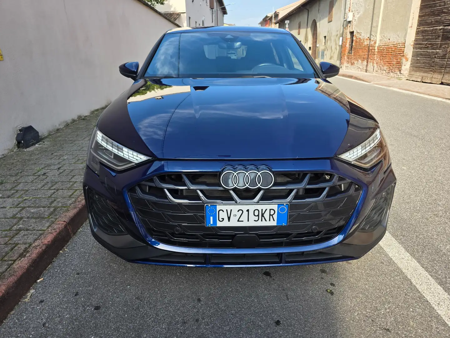 Audi A3 2.0 tdi S line edition 150cv s-tronic Bleu - 2