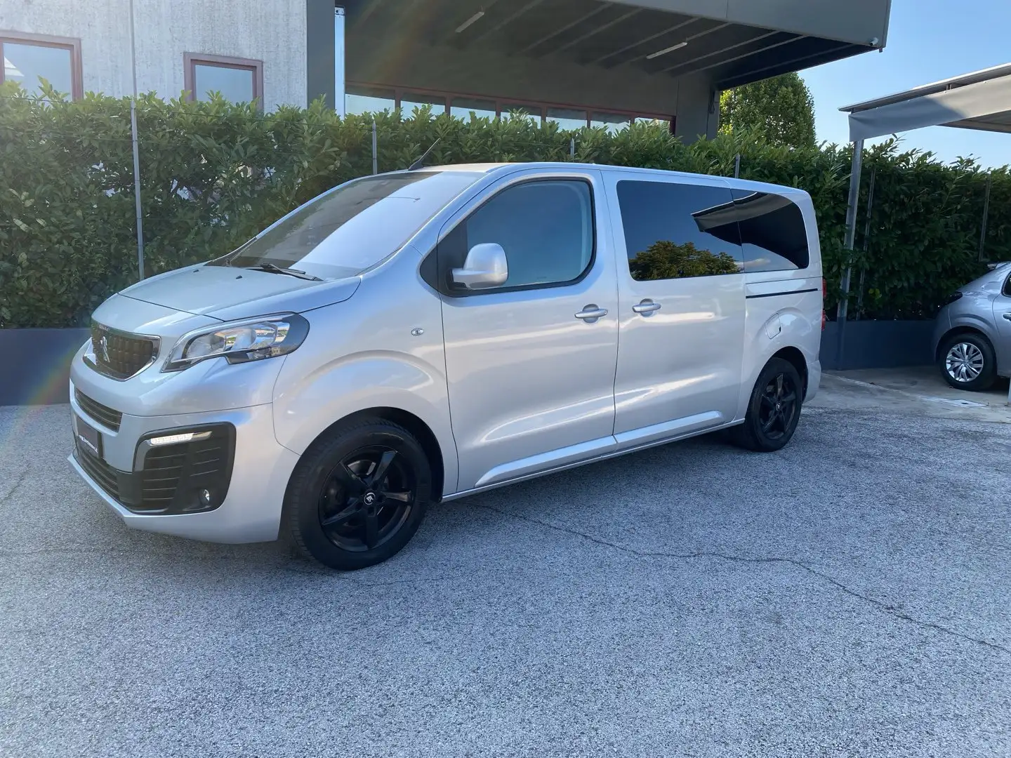 Peugeot Traveller BlueHDi 115 S&S Standard Active Grigio - 1