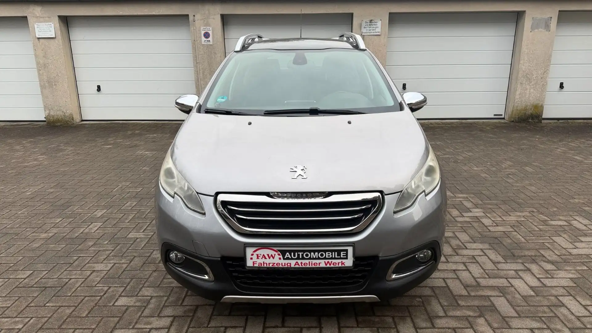 Peugeot 2008 Allure/1.Hand/Leder/Klima/Panoramadach/Tüv Grau - 1