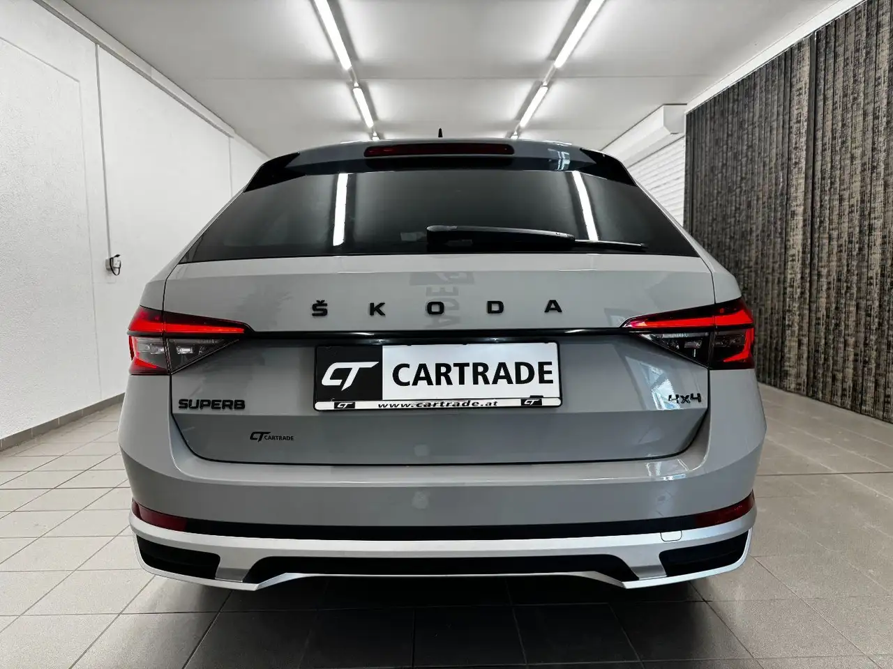 Skoda Superb 2.0 TDI Scout 4x4, миниатюра 8