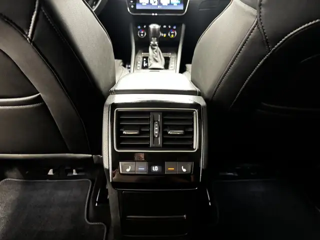 Skoda Superb view 13