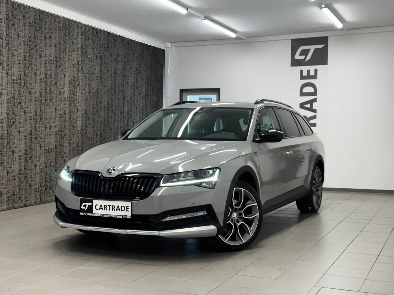 Skoda Superb 2.0 TDI Scout 4x4, миниатюра 4