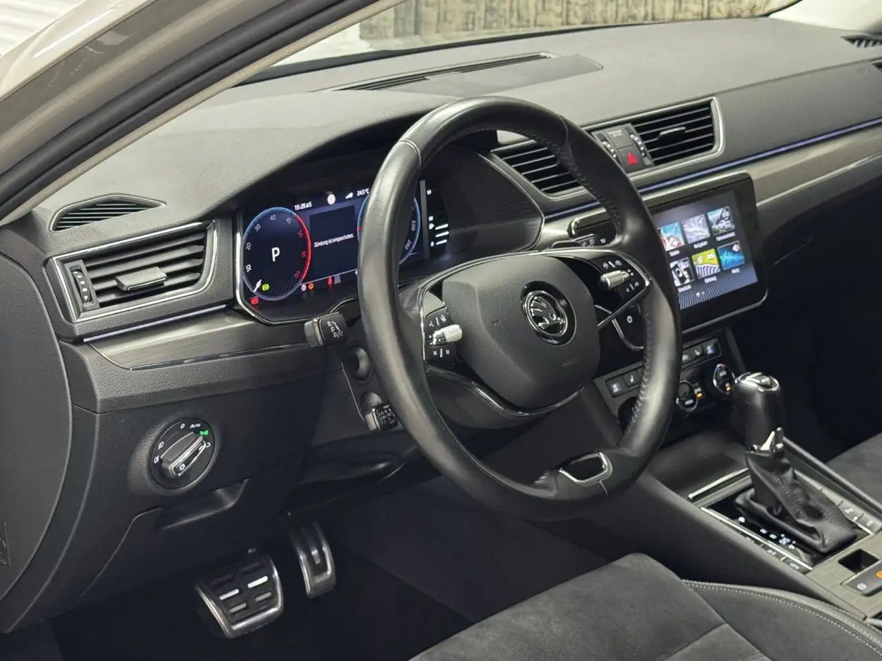 Skoda Superb 2.0 TDI Scout 4x4, миниатюра 12