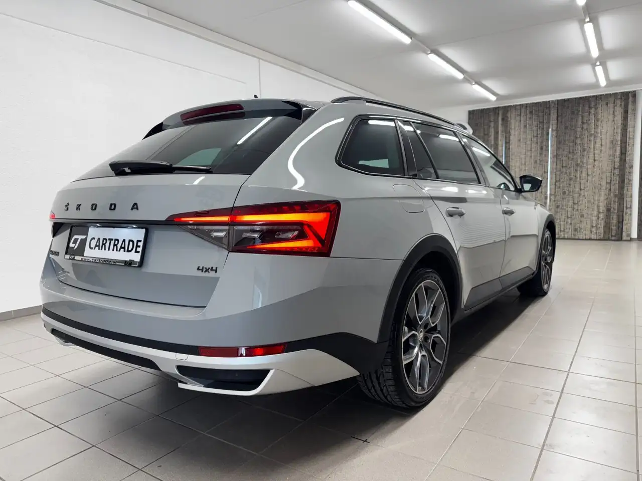 Skoda Superb 2.0 TDI Scout 4x4, миниатюра 7